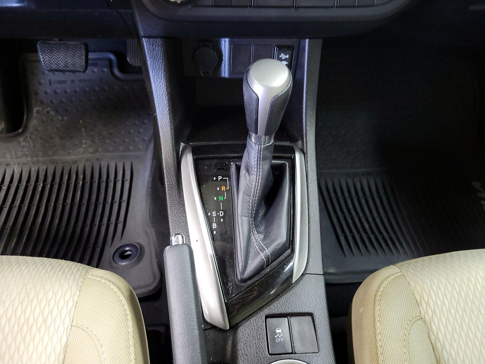 Thumbnail: 2016 Toyota Corolla - 17