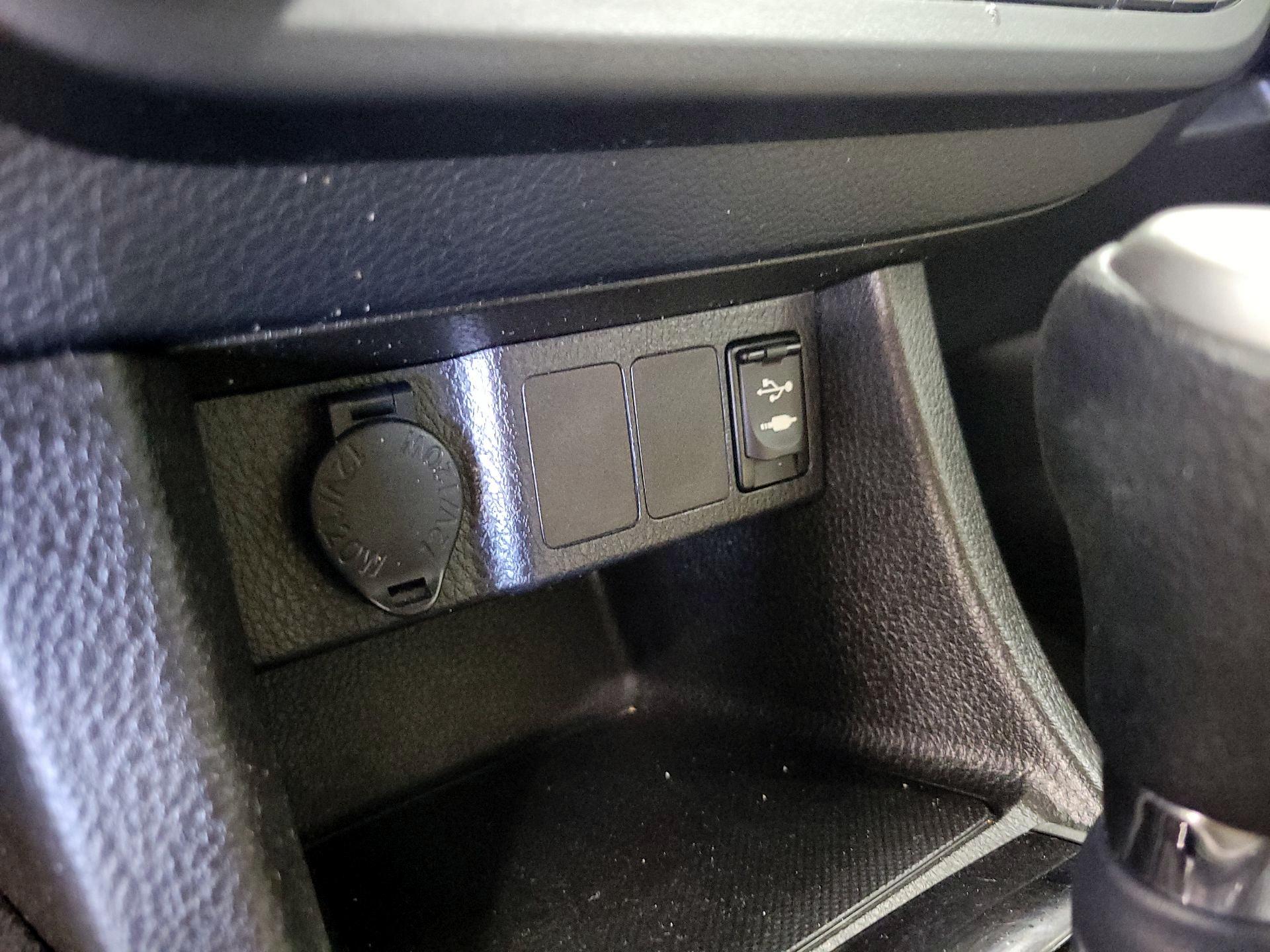 Thumbnail: 2016 Toyota Corolla - 18