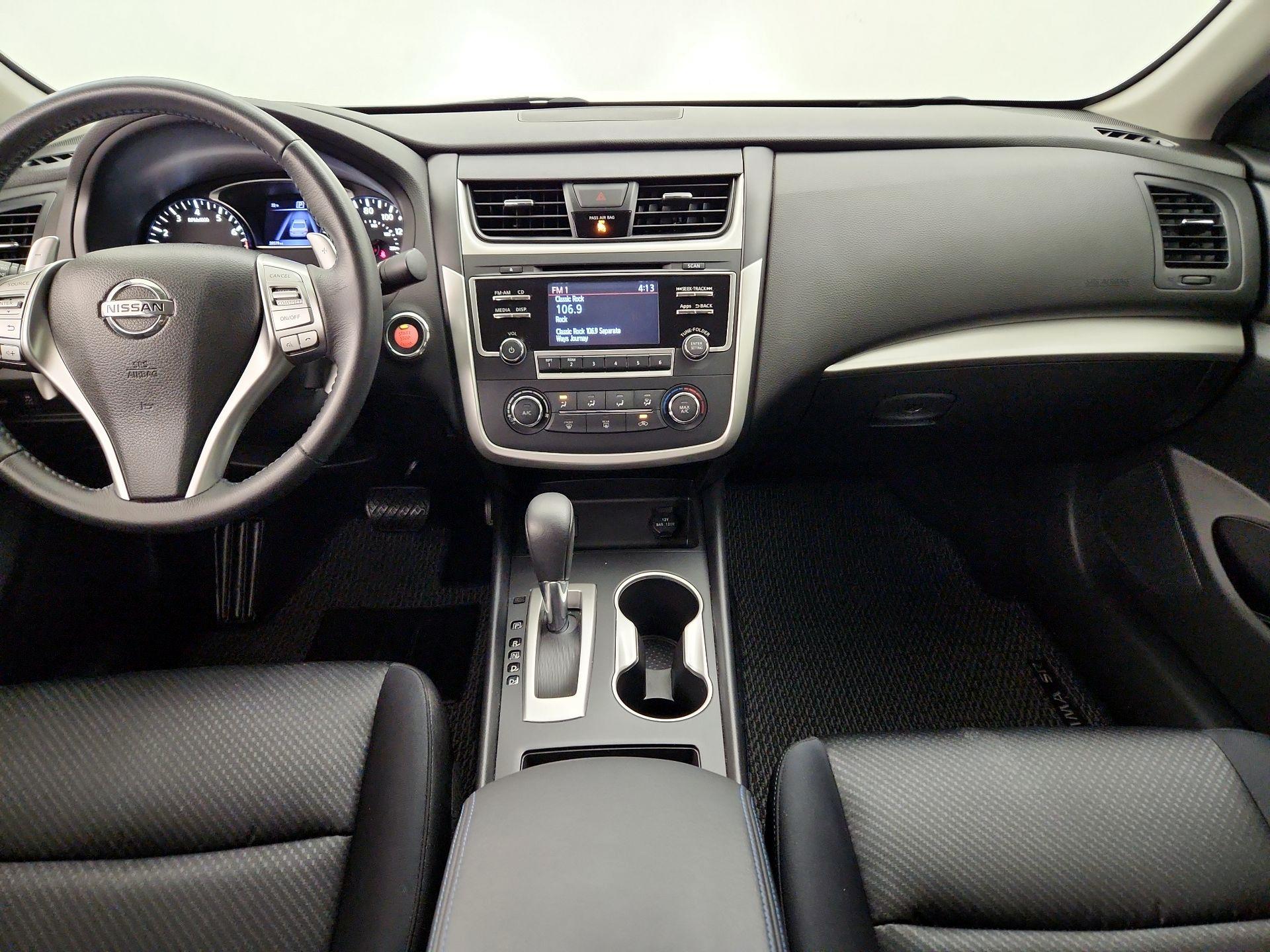 Thumbnail: 2016 Nissan Altima - 9