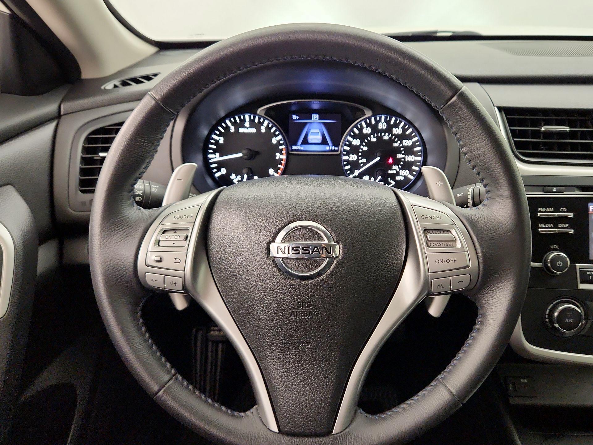 Thumbnail: 2016 Nissan Altima - 10