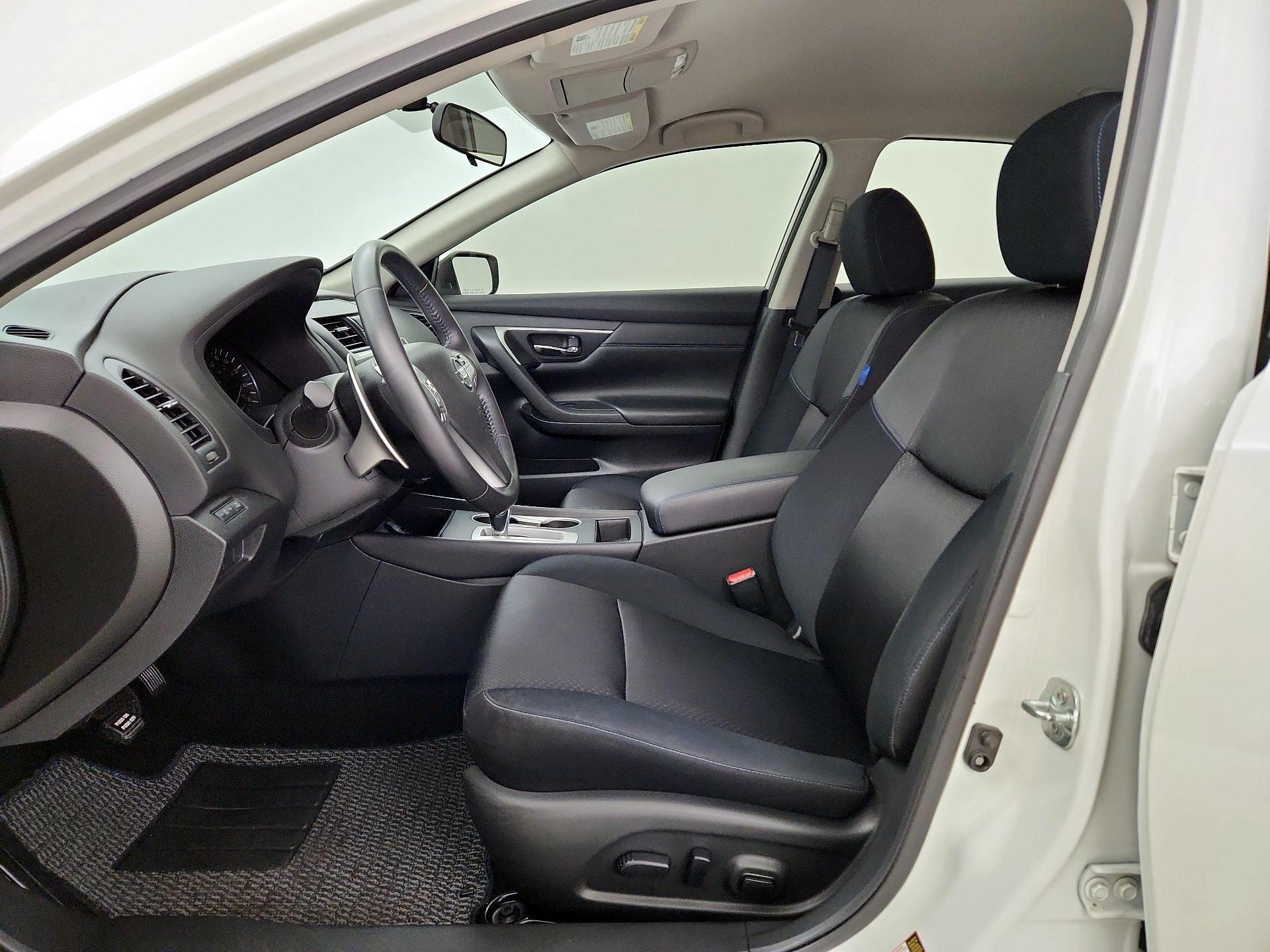 Thumbnail: 2016 Nissan Altima - 11