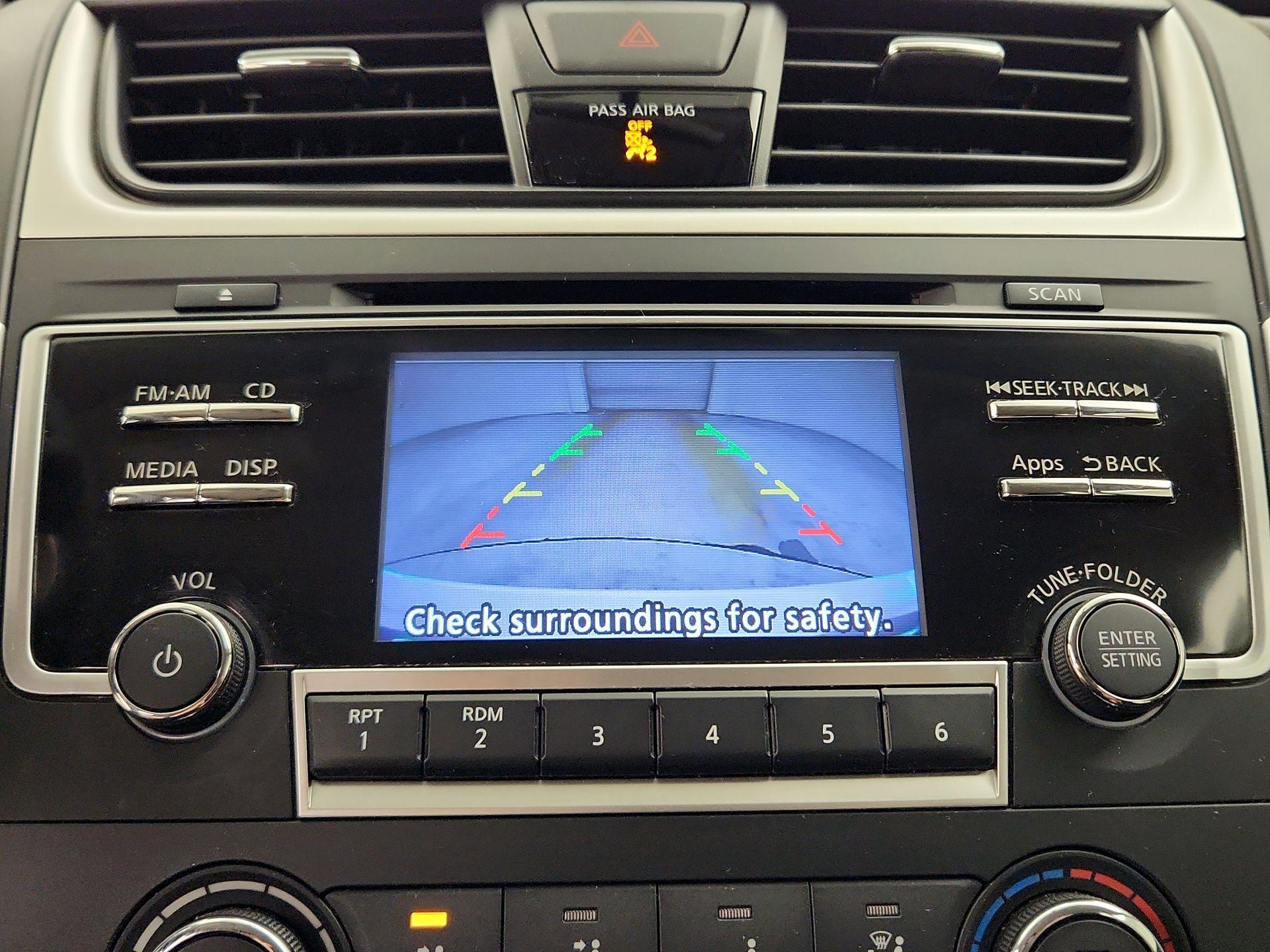 Thumbnail: 2016 Nissan Altima - 14
