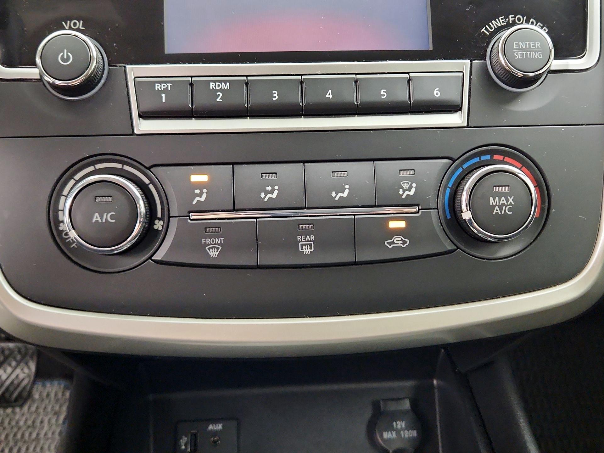 Thumbnail: 2016 Nissan Altima - 16