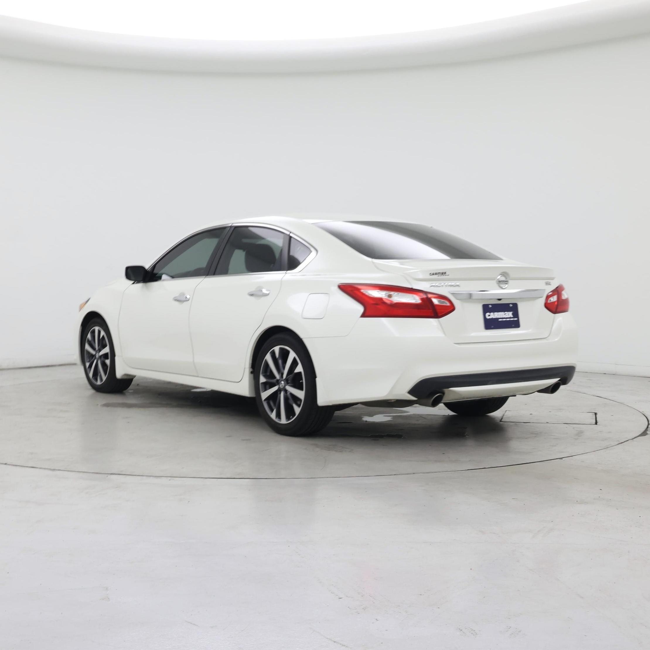 Thumbnail: 2016 Nissan Altima - 2