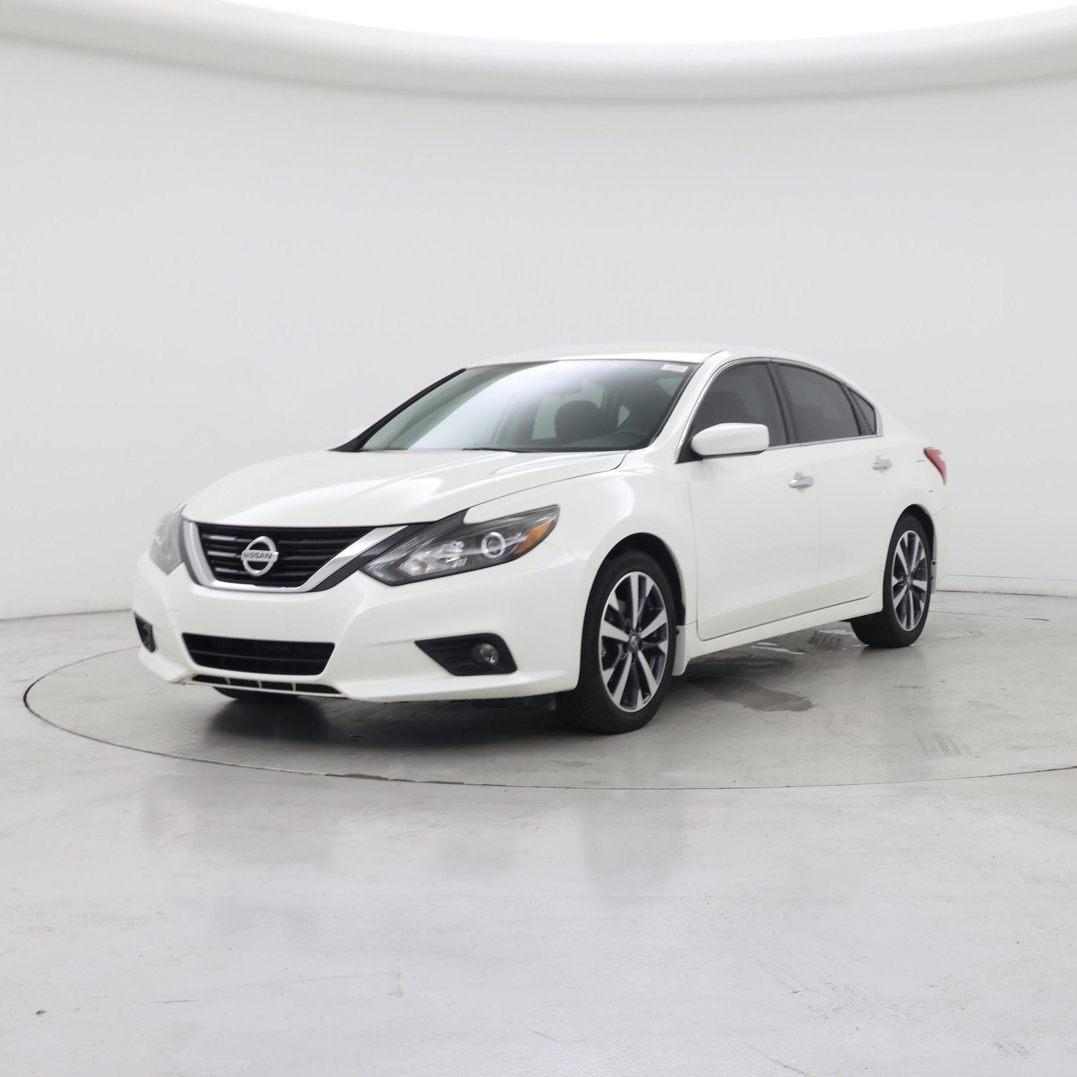 Thumbnail: 2016 Nissan Altima - 4