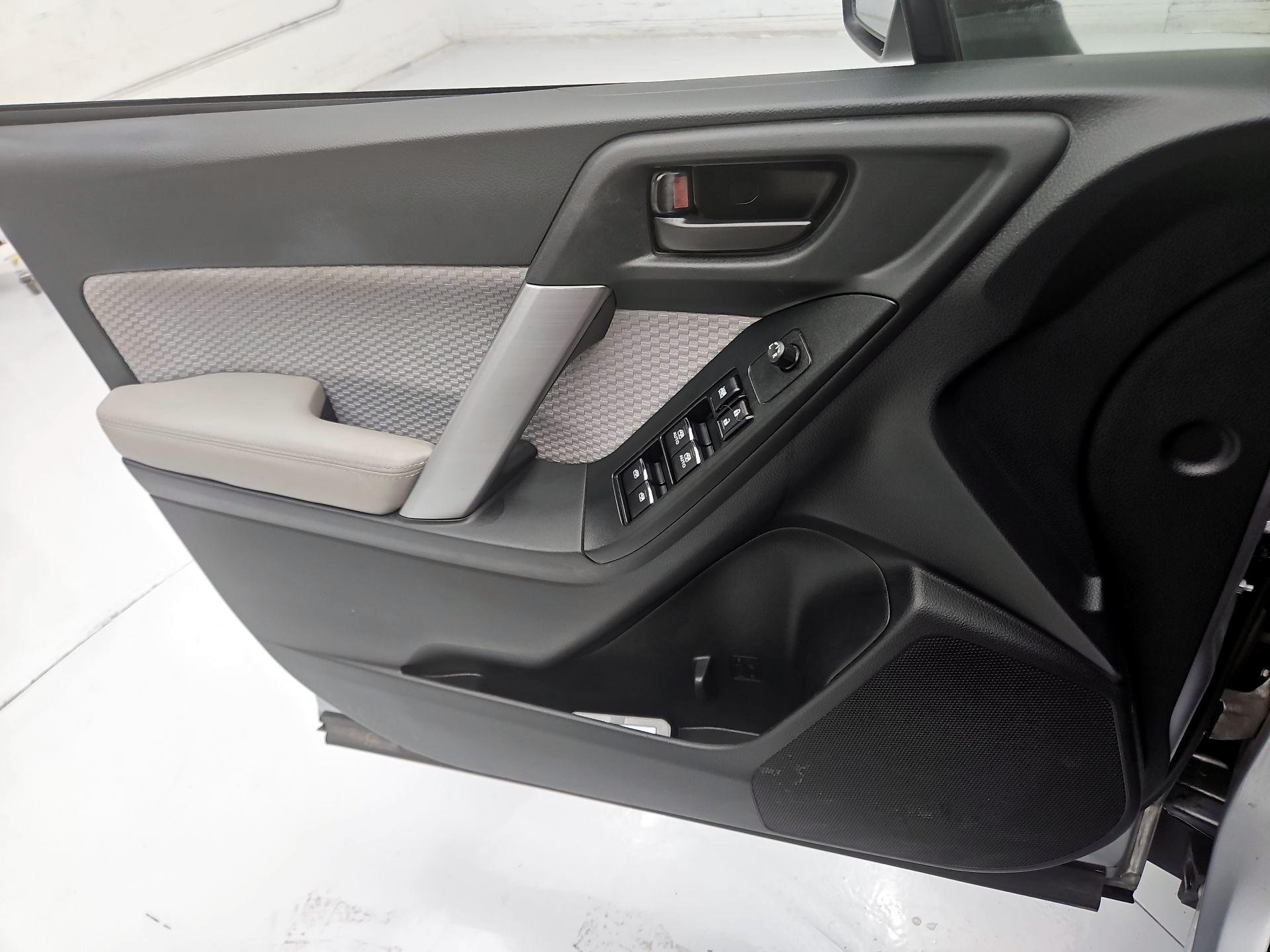 Thumbnail: 2017 Subaru Forester - 12