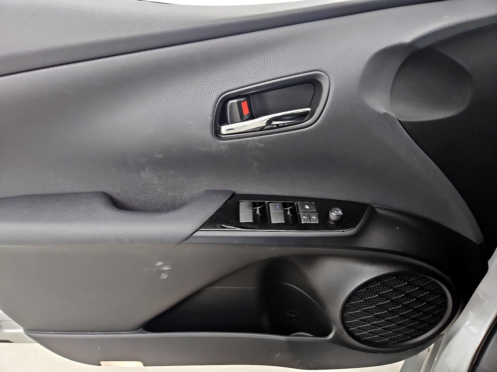 2022 Toyota Prius Limited - Photo 11