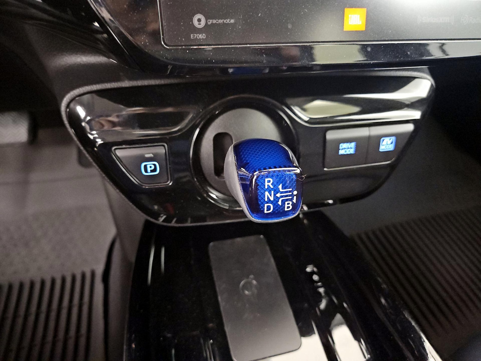 2022 Toyota Prius Limited - Photo 17