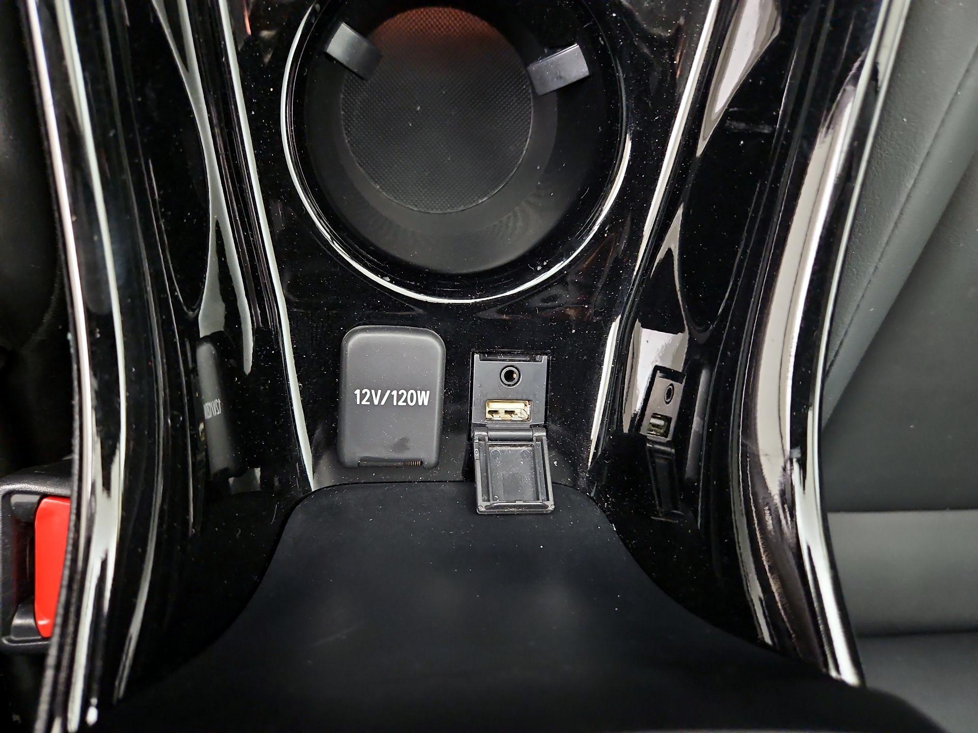 Thumbnail: 2022 Toyota Prius - 17