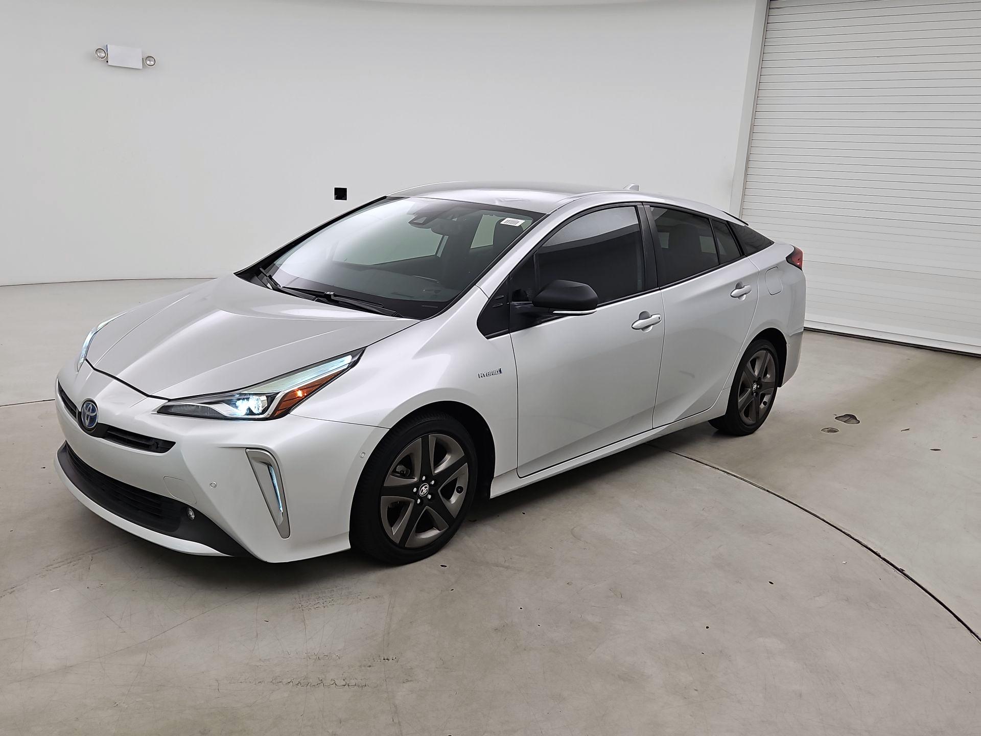 Thumbnail: 2022 Toyota Prius - 3