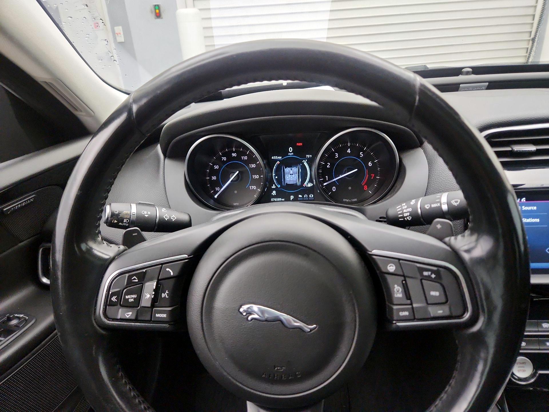 Thumbnail: 2017 Jaguar XE - 10