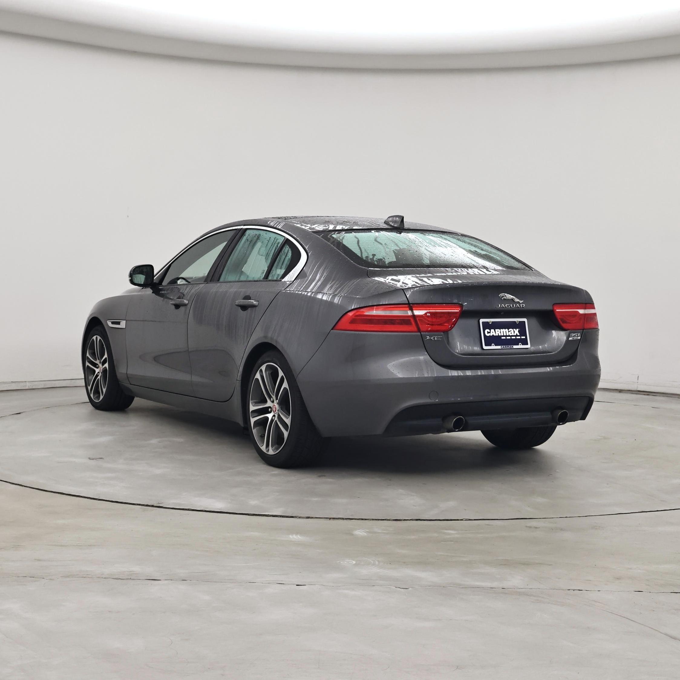 Thumbnail: 2017 Jaguar XE - 2