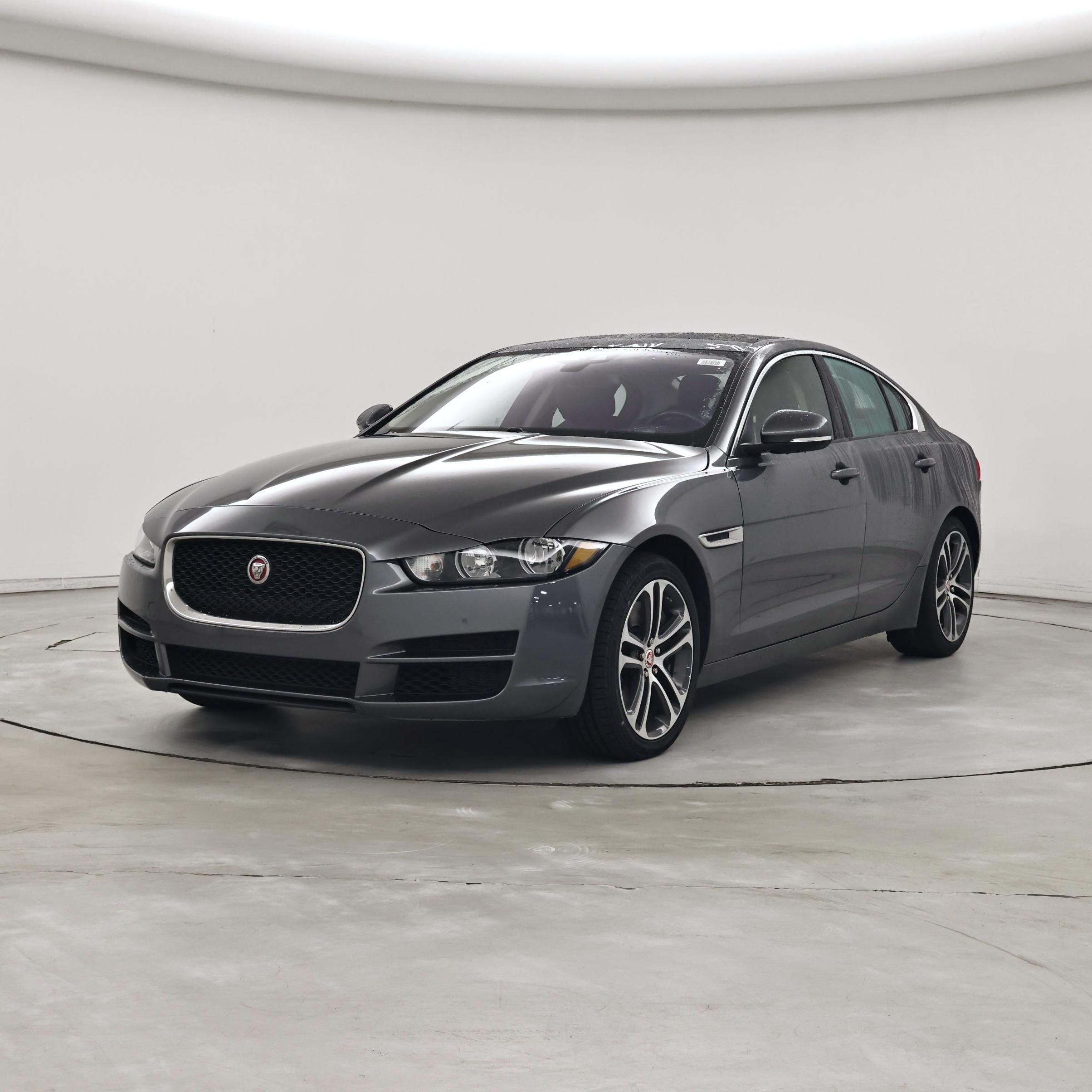 Thumbnail: 2017 Jaguar XE - 4