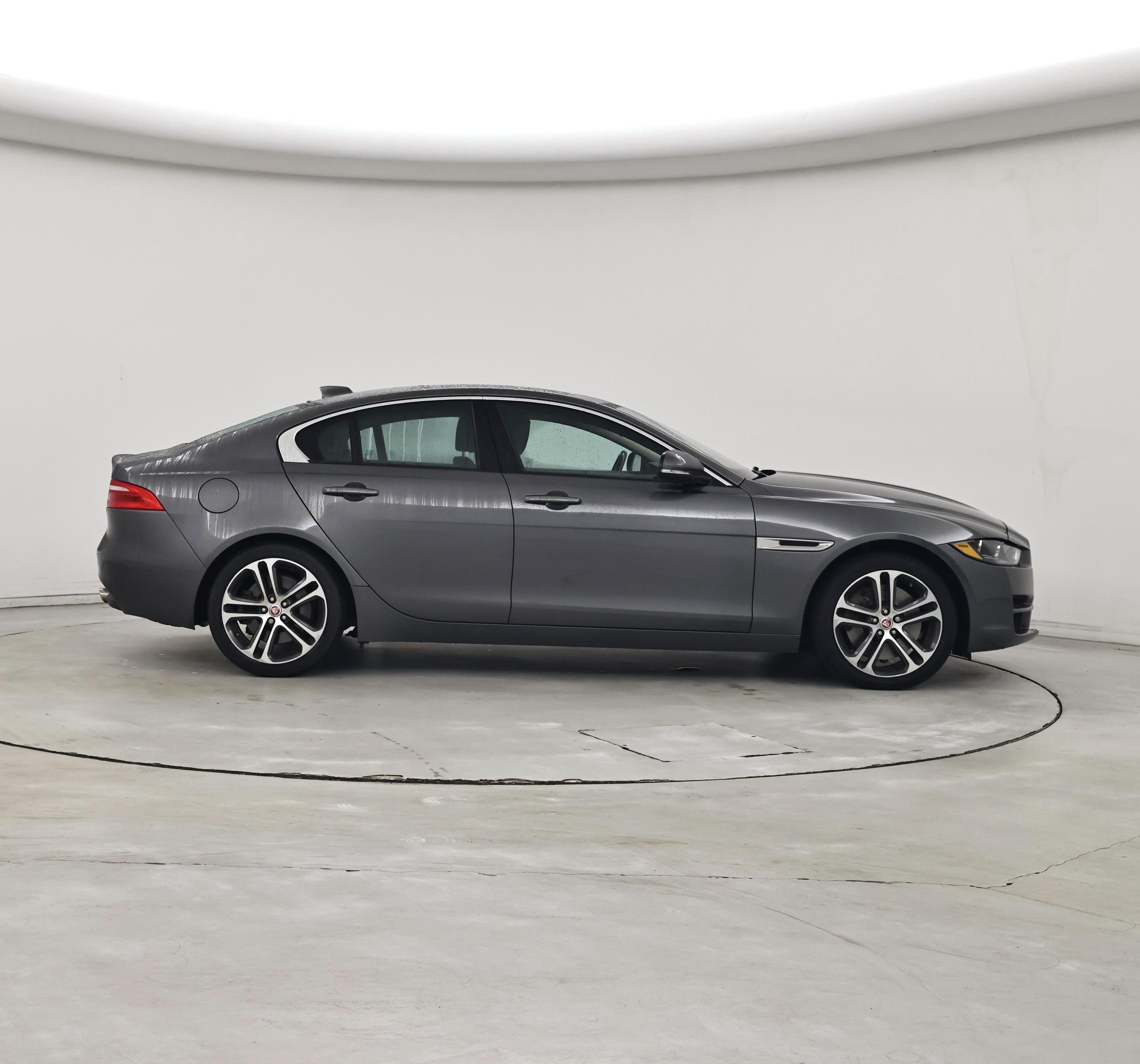 Thumbnail: 2017 Jaguar XE - 7