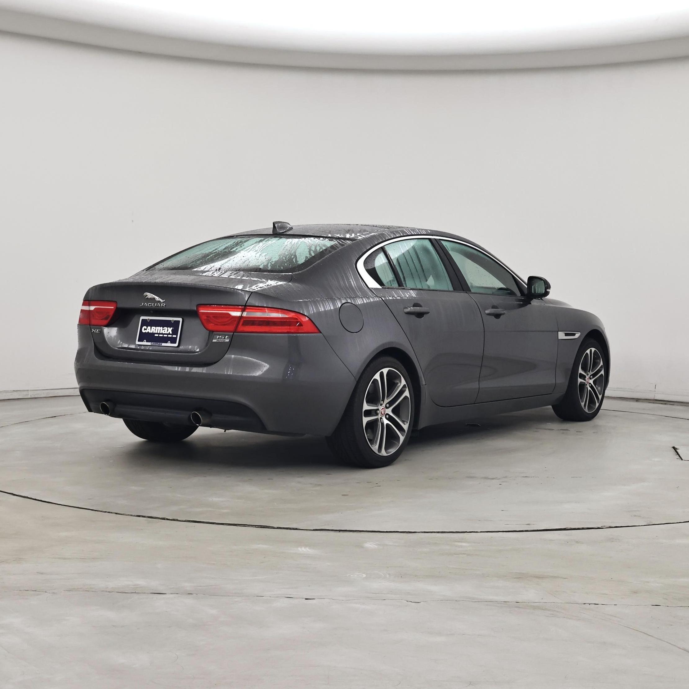 Thumbnail: 2017 Jaguar XE - 8