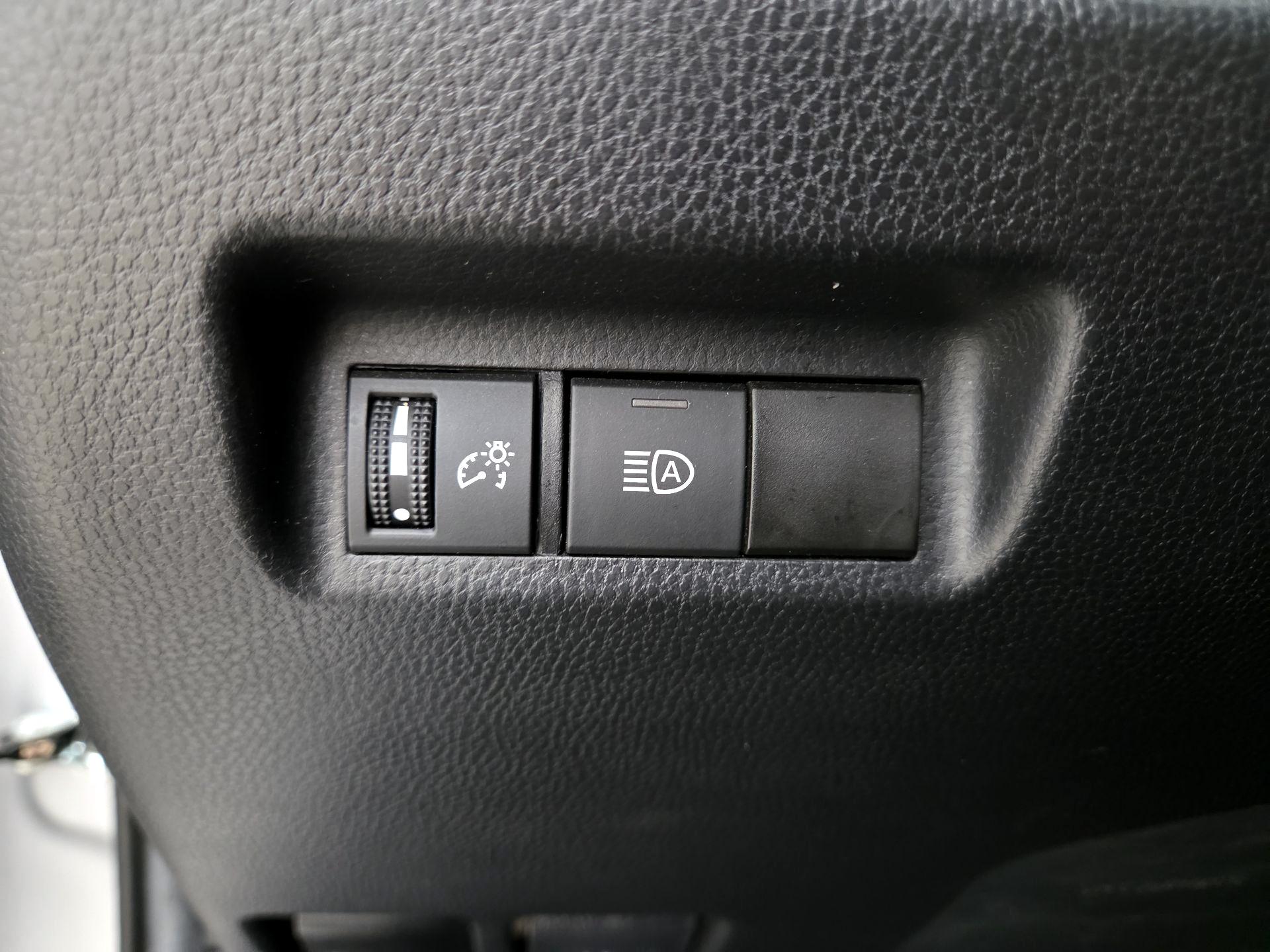 Thumbnail: 2021 Toyota RAV4 - 13
