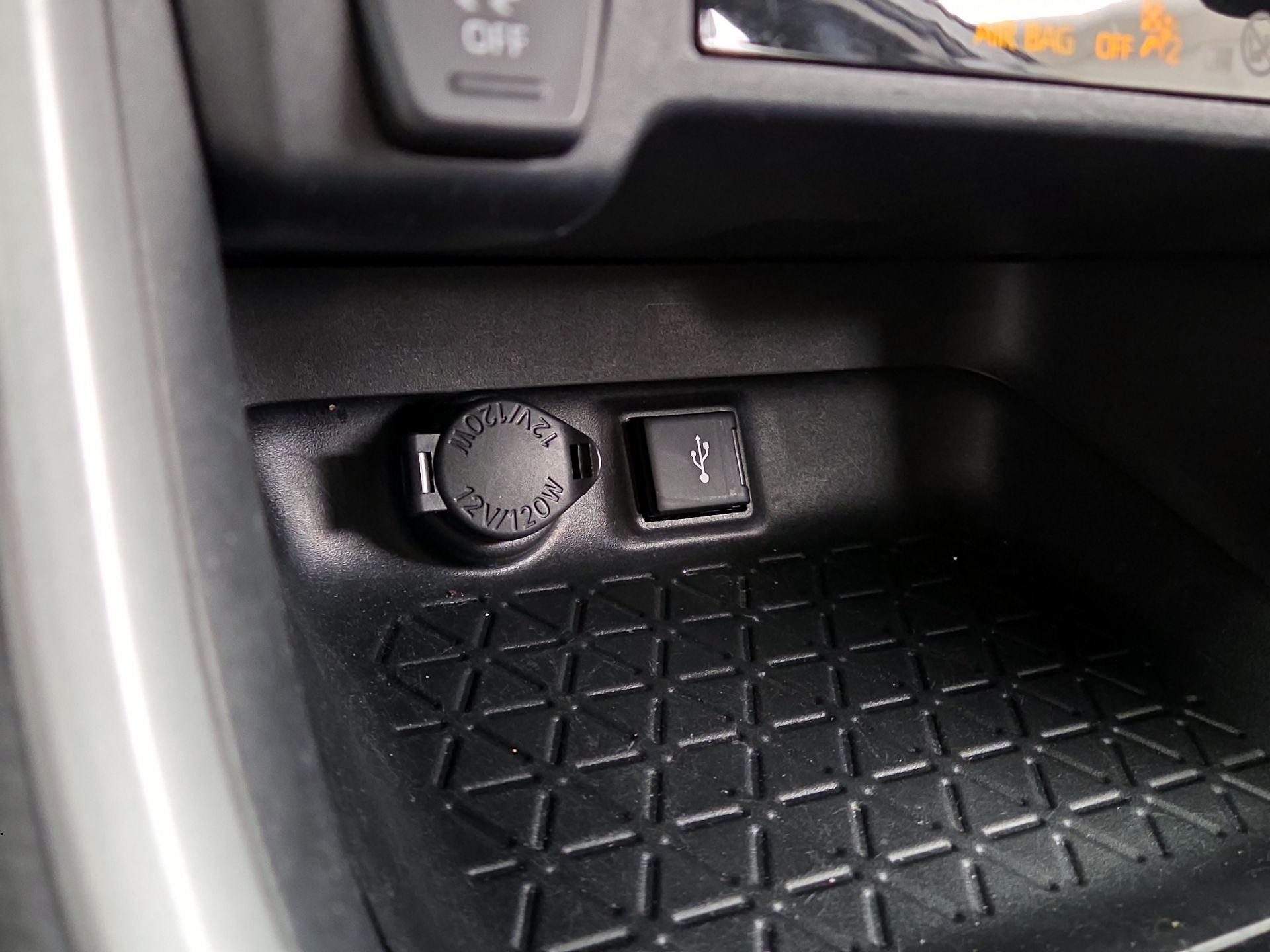 Thumbnail: 2021 Toyota RAV4 - 18