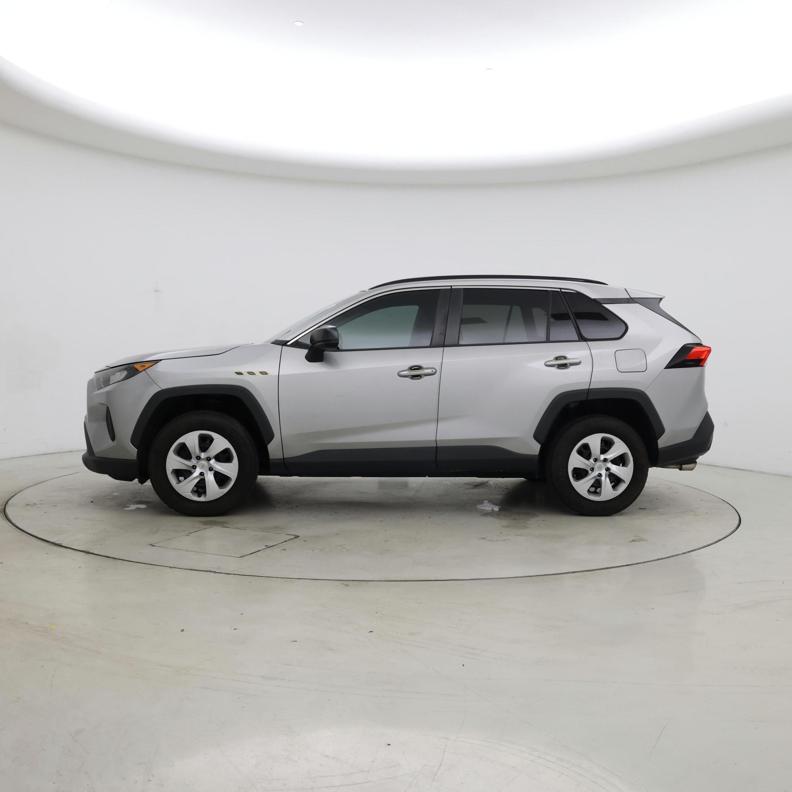 Thumbnail: 2021 Toyota RAV4 - 3