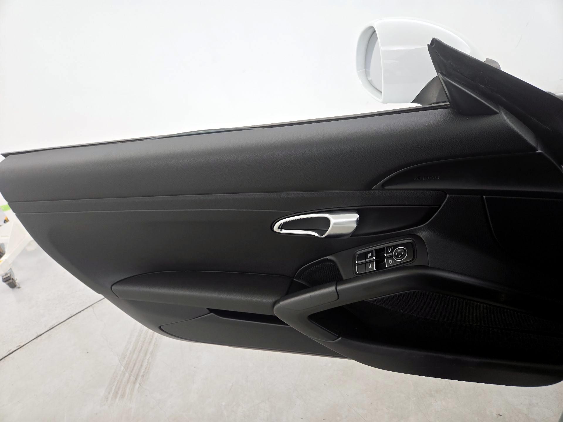 Thumbnail: 2015 Porsche Boxster - 12