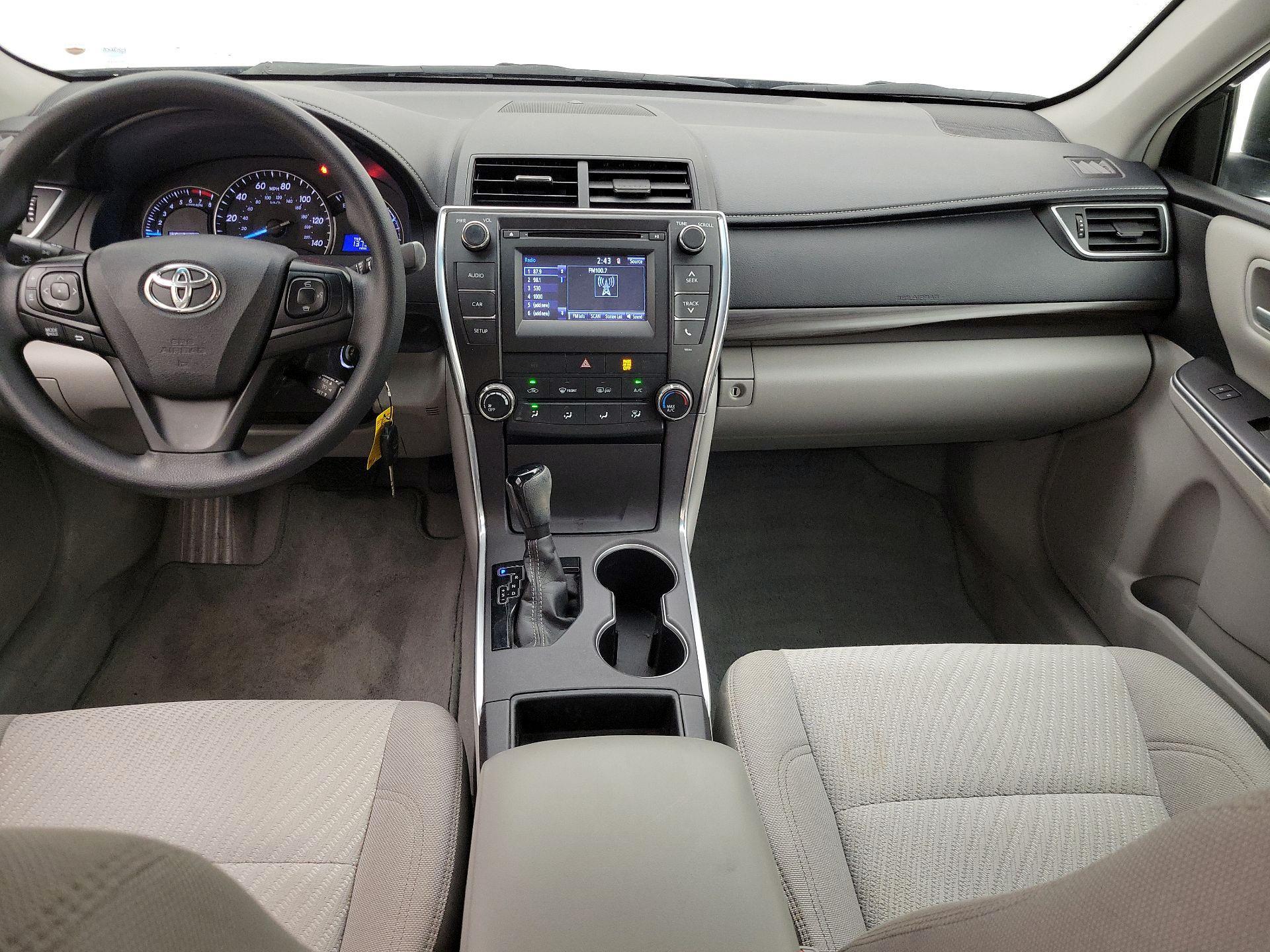 Thumbnail: 2015 Toyota Camry - 9