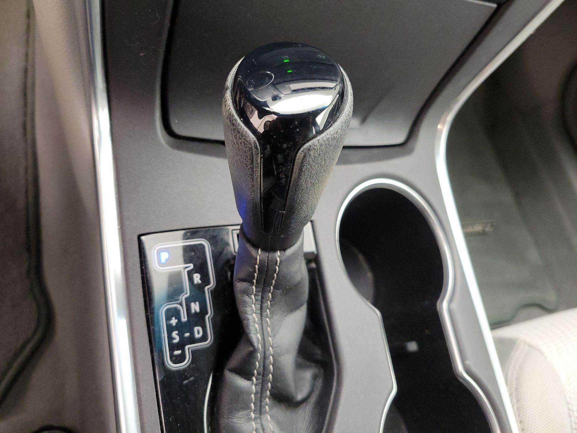 Thumbnail: 2015 Toyota Camry - 15