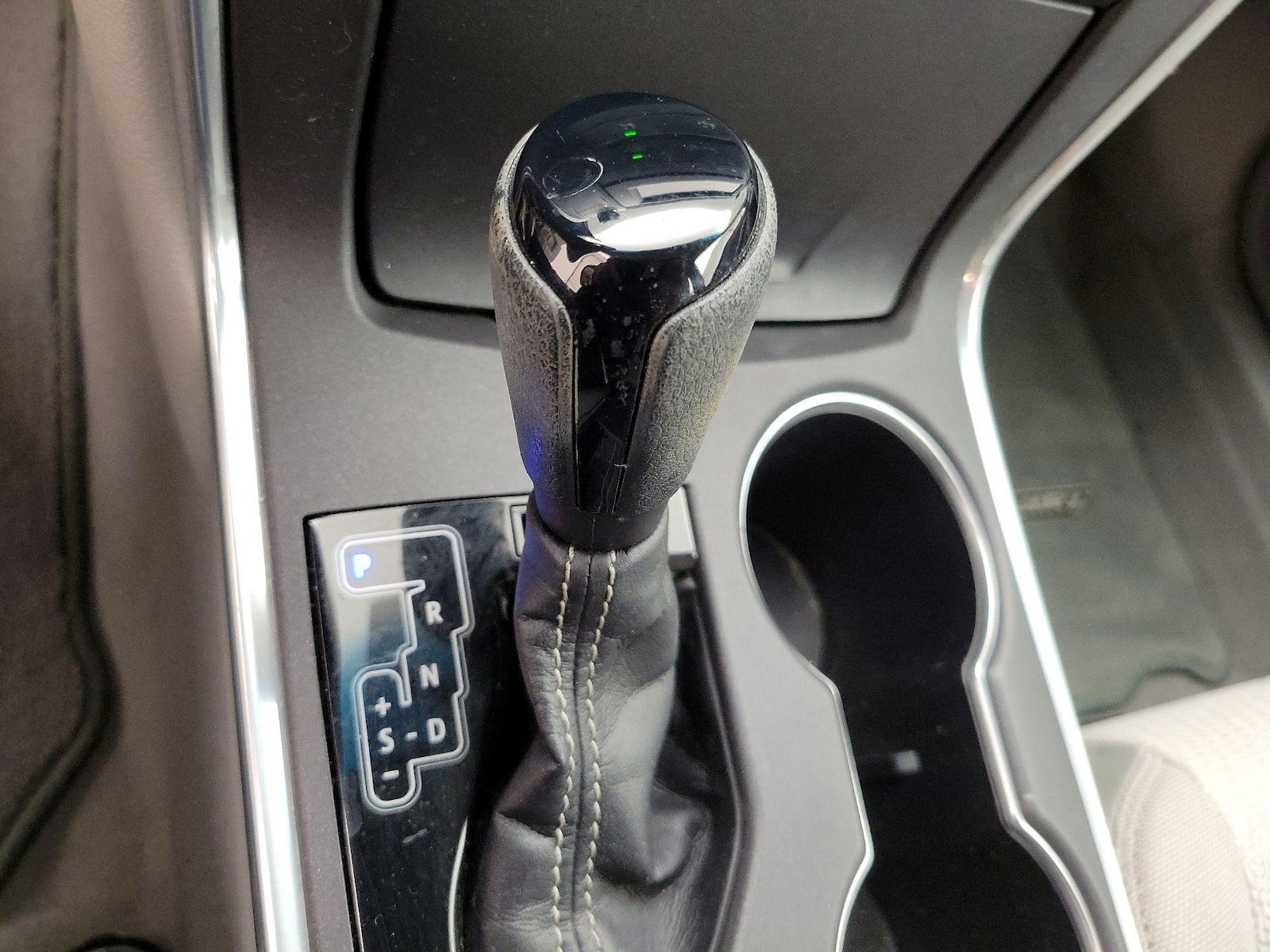 2015 Toyota Camry SE - Photo 16