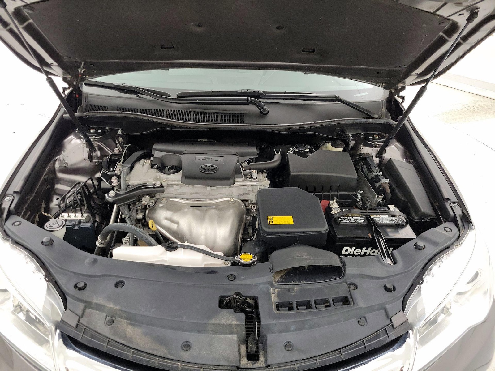 2015 Toyota Camry SE - Photo 18
