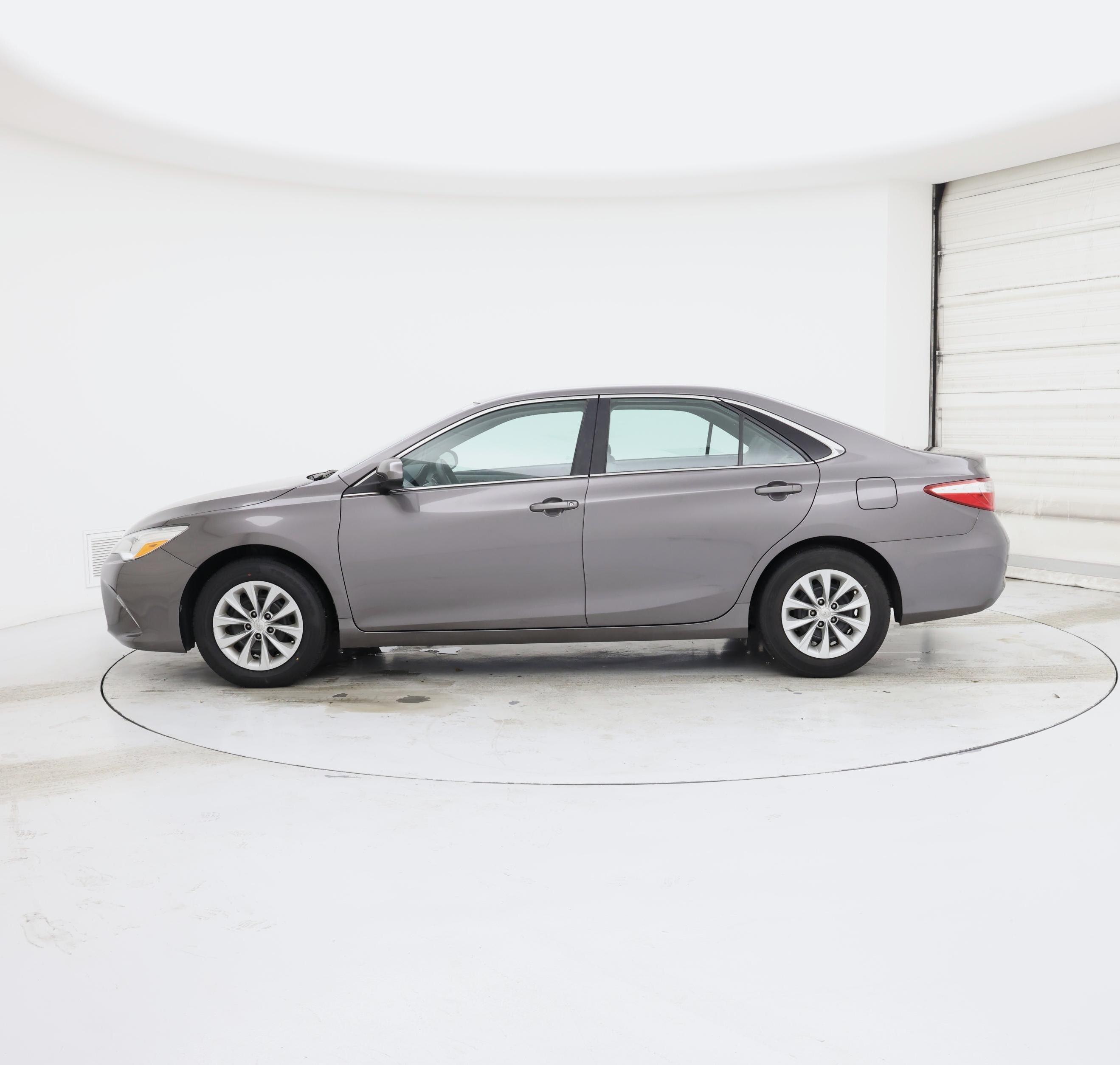 Thumbnail: 2015 Toyota Camry - 3