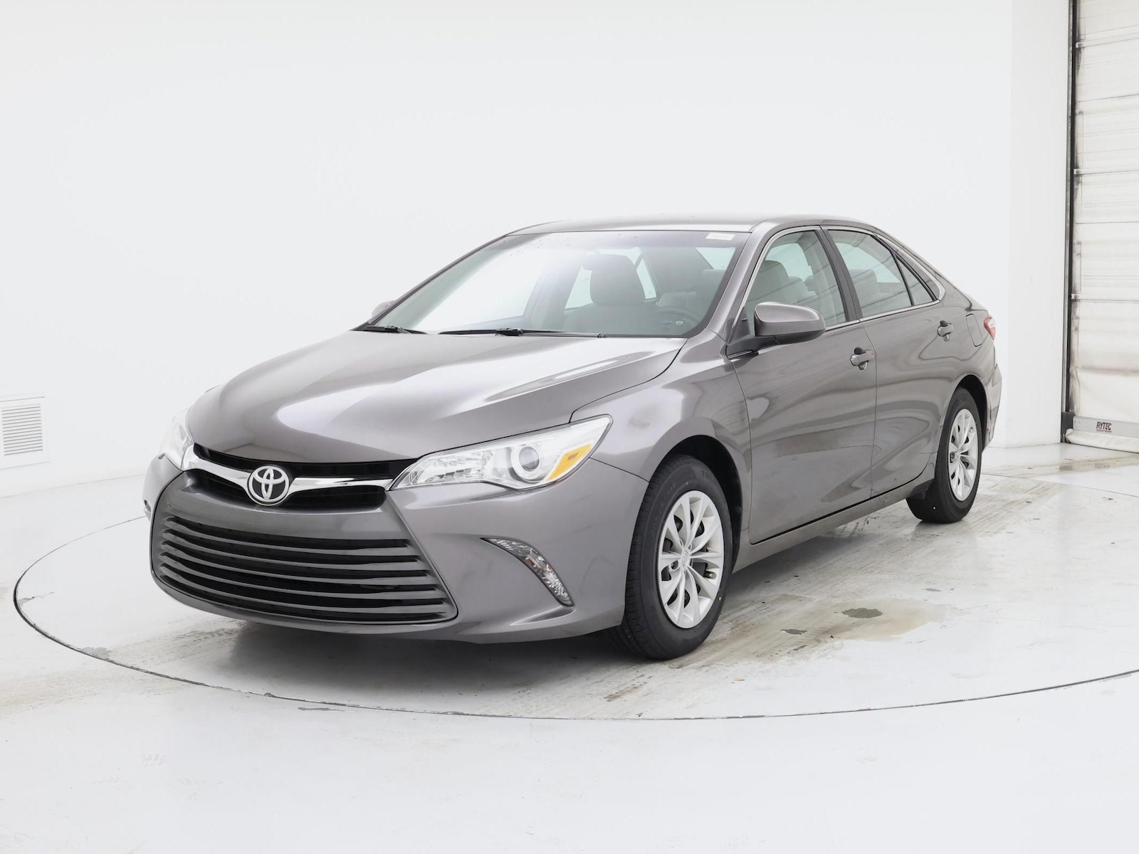 2015 Toyota Camry SE - Photo 5