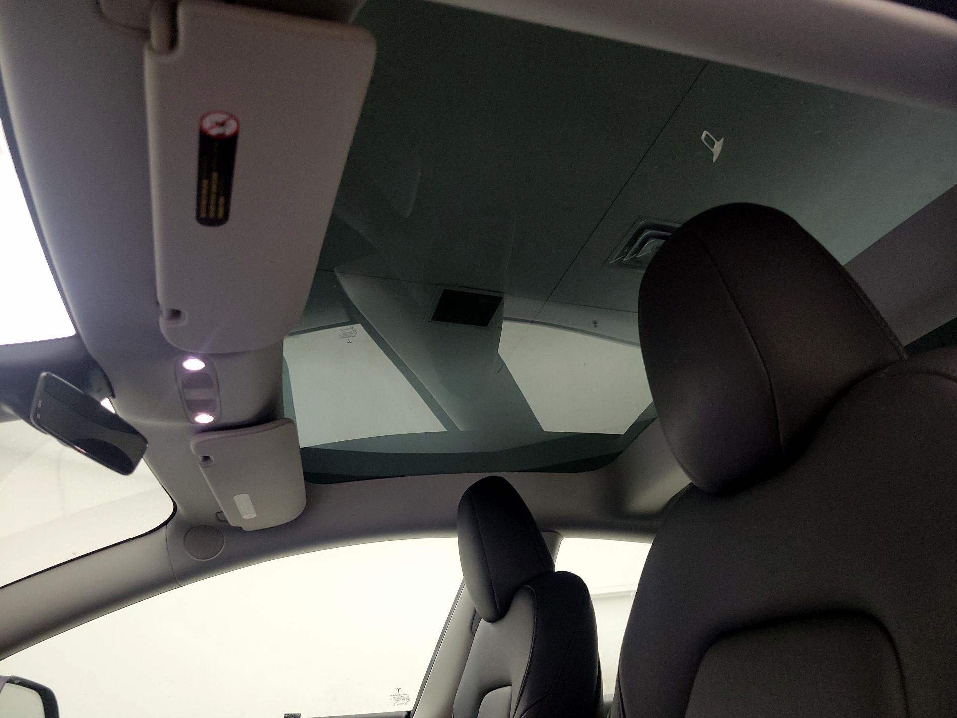 Thumbnail: 2023 Tesla Model 3 - 19