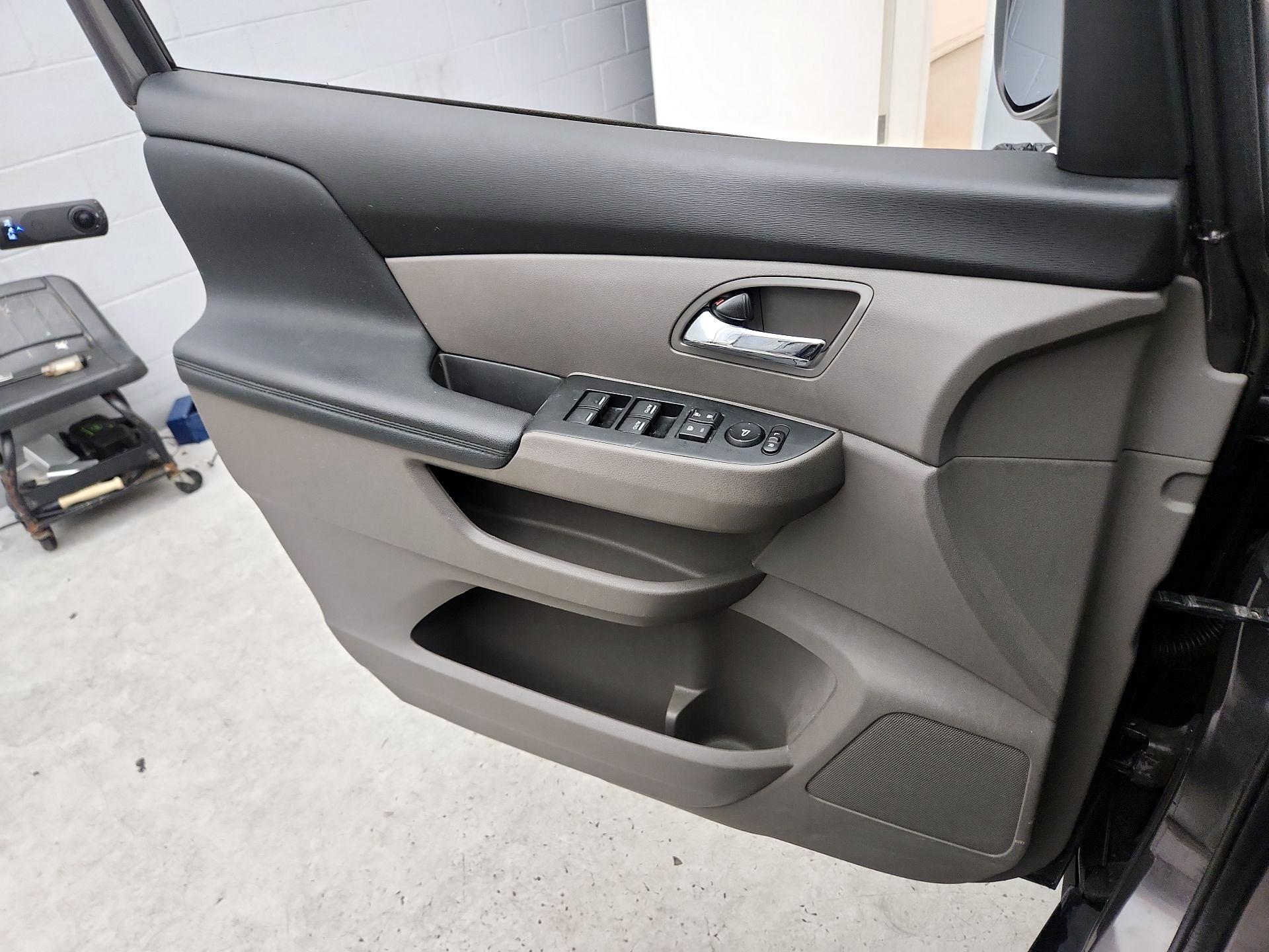 Thumbnail: 2015 Honda Odyssey - 12