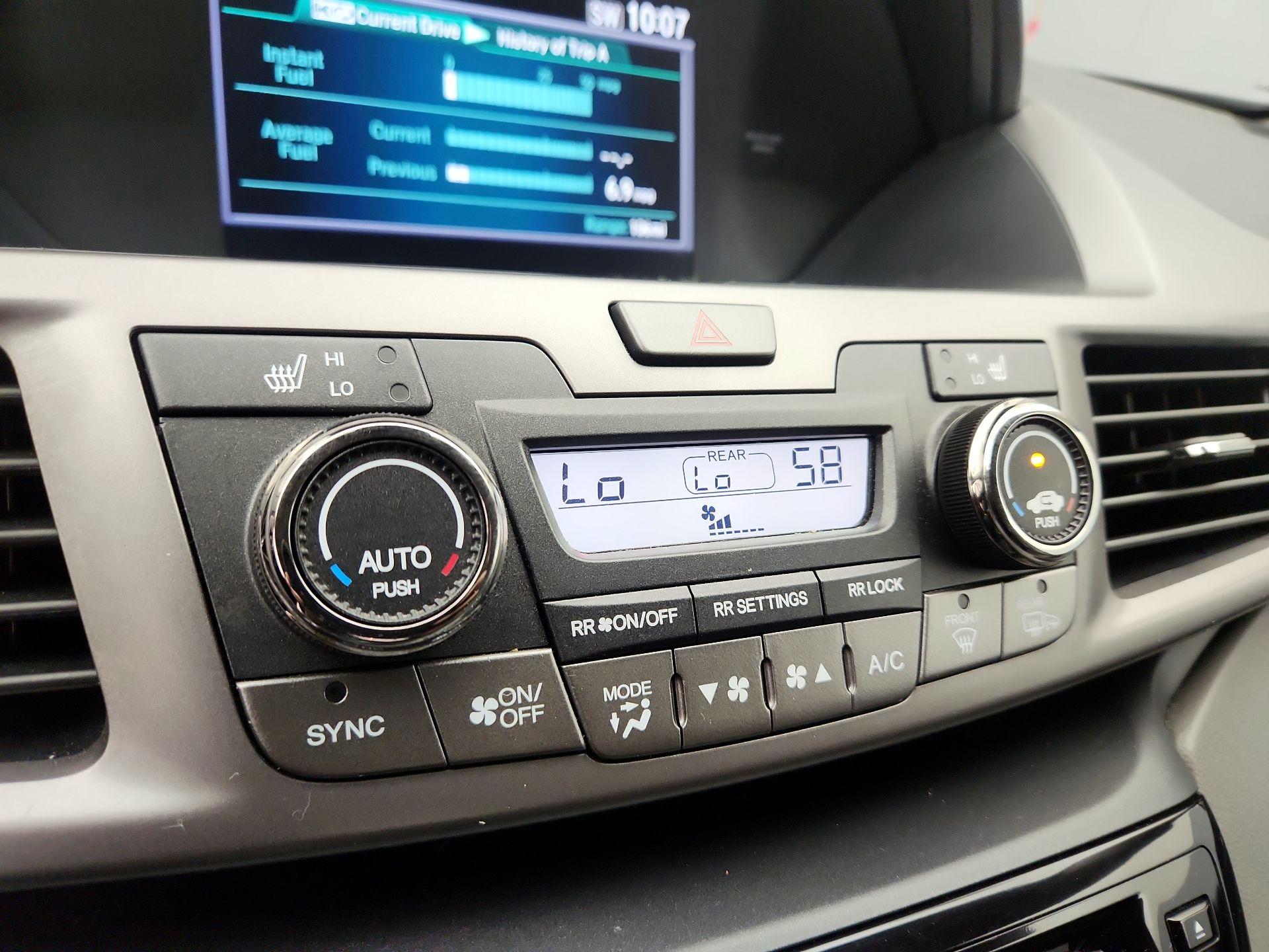 Thumbnail: 2015 Honda Odyssey - 16