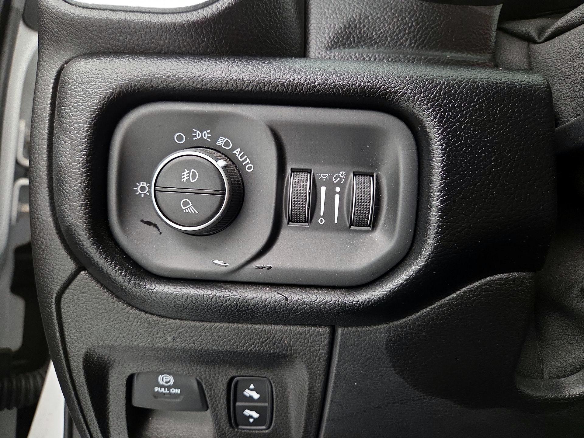 Thumbnail: 2019 RAM 1500 - 13