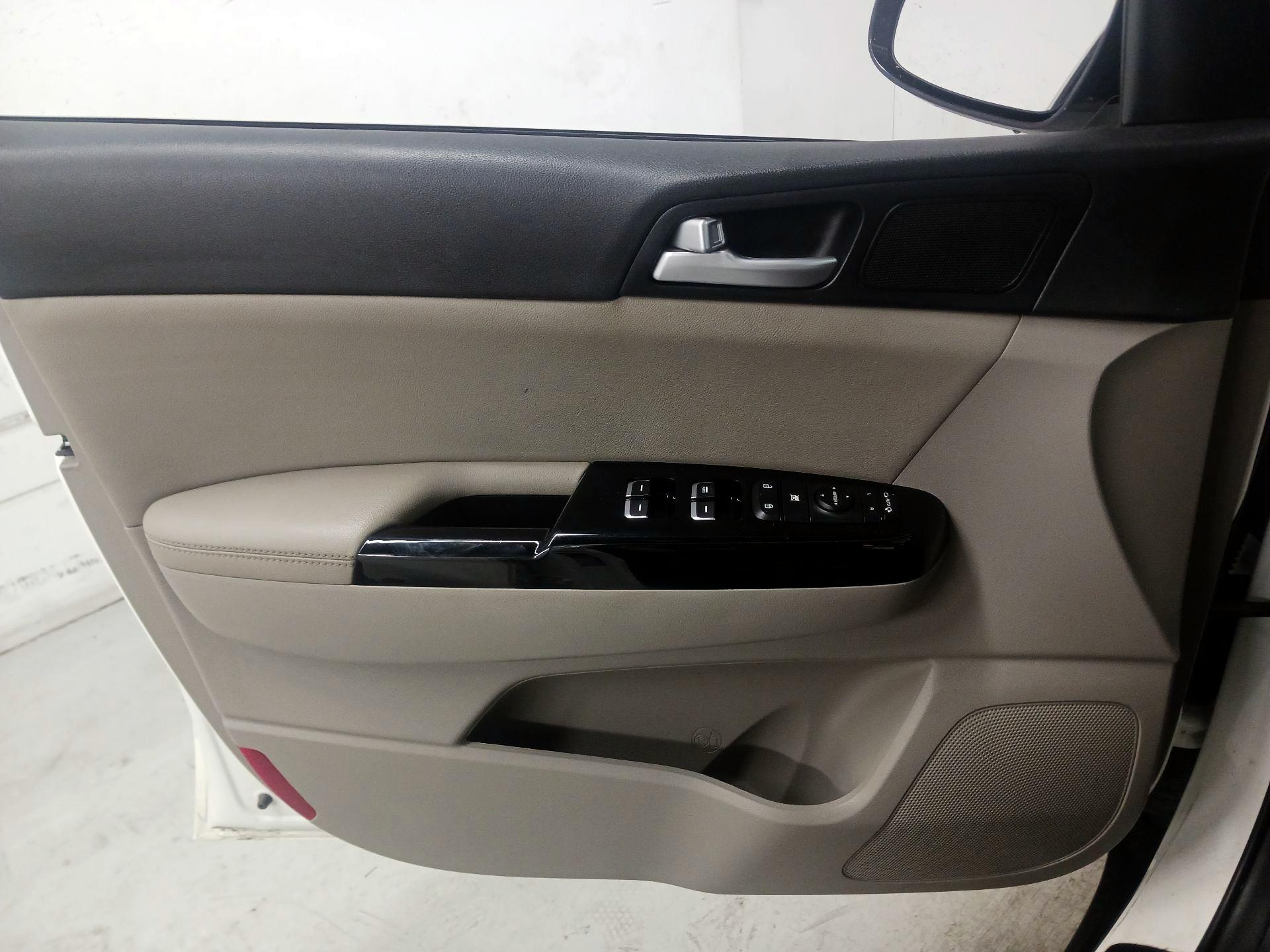 Thumbnail: 2021 Kia Sportage - 12