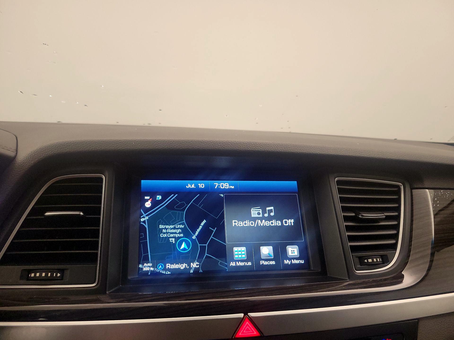 Thumbnail: 2015 Hyundai Genesis - 14