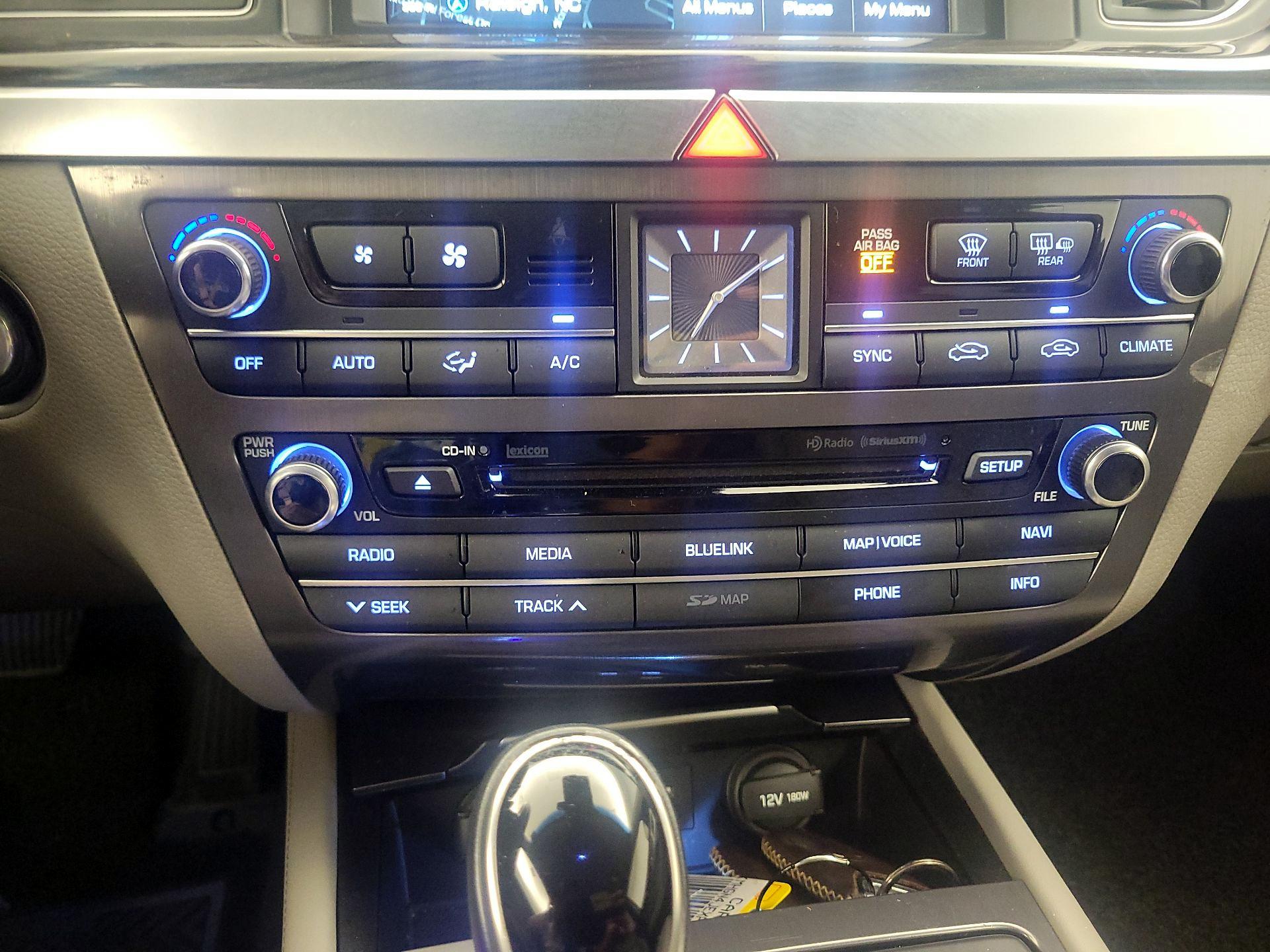 Thumbnail: 2015 Hyundai Genesis - 17