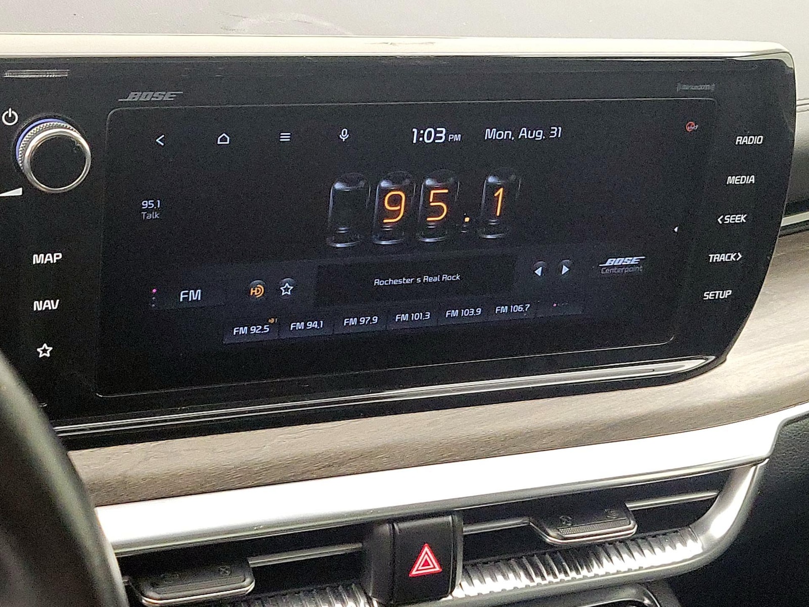 2021 Kia K5 EX - Photo 17