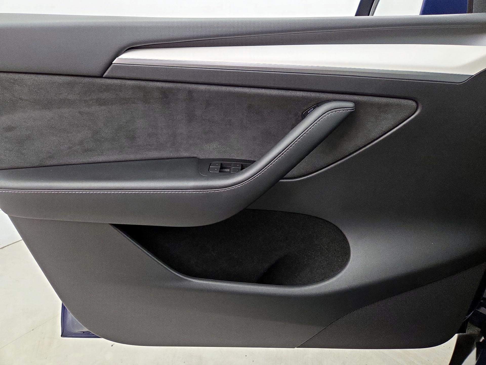 Thumbnail: 2023 Tesla Model Y - 12