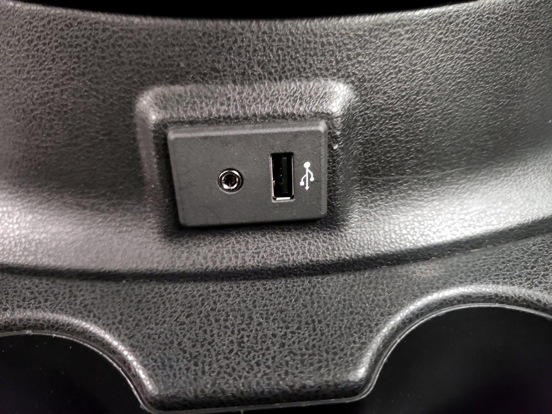 Thumbnail: 2017 Nissan Versa - 17