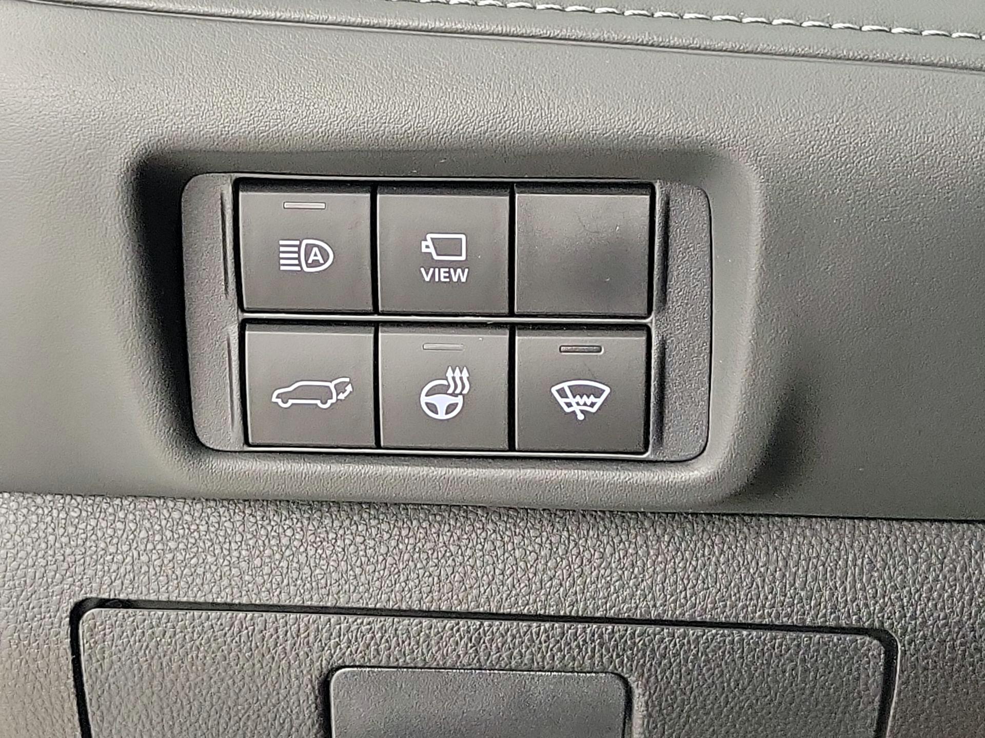 Thumbnail: 2021 Toyota Highlander - 13