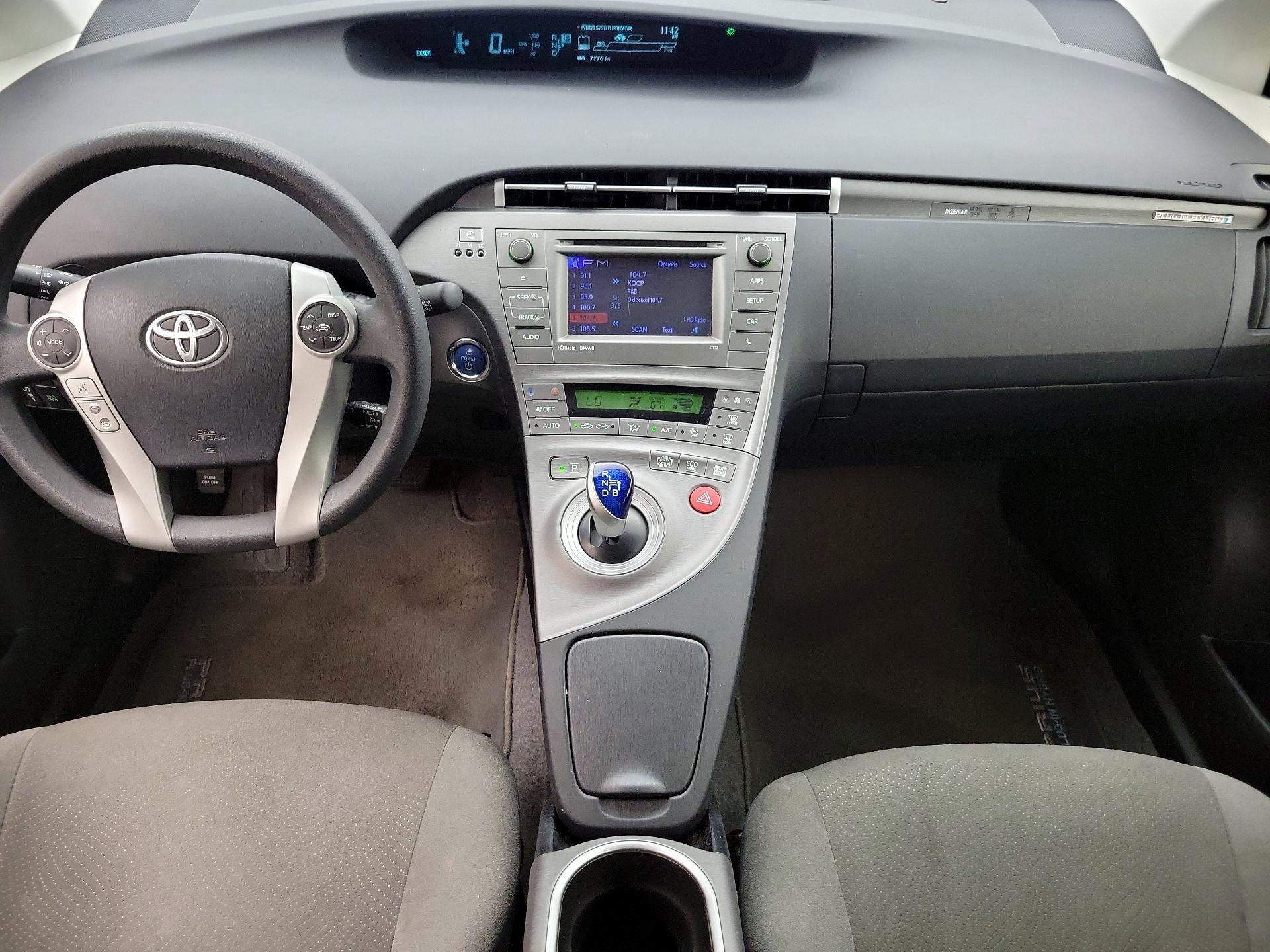 Thumbnail: 2014 Toyota Prius - 9