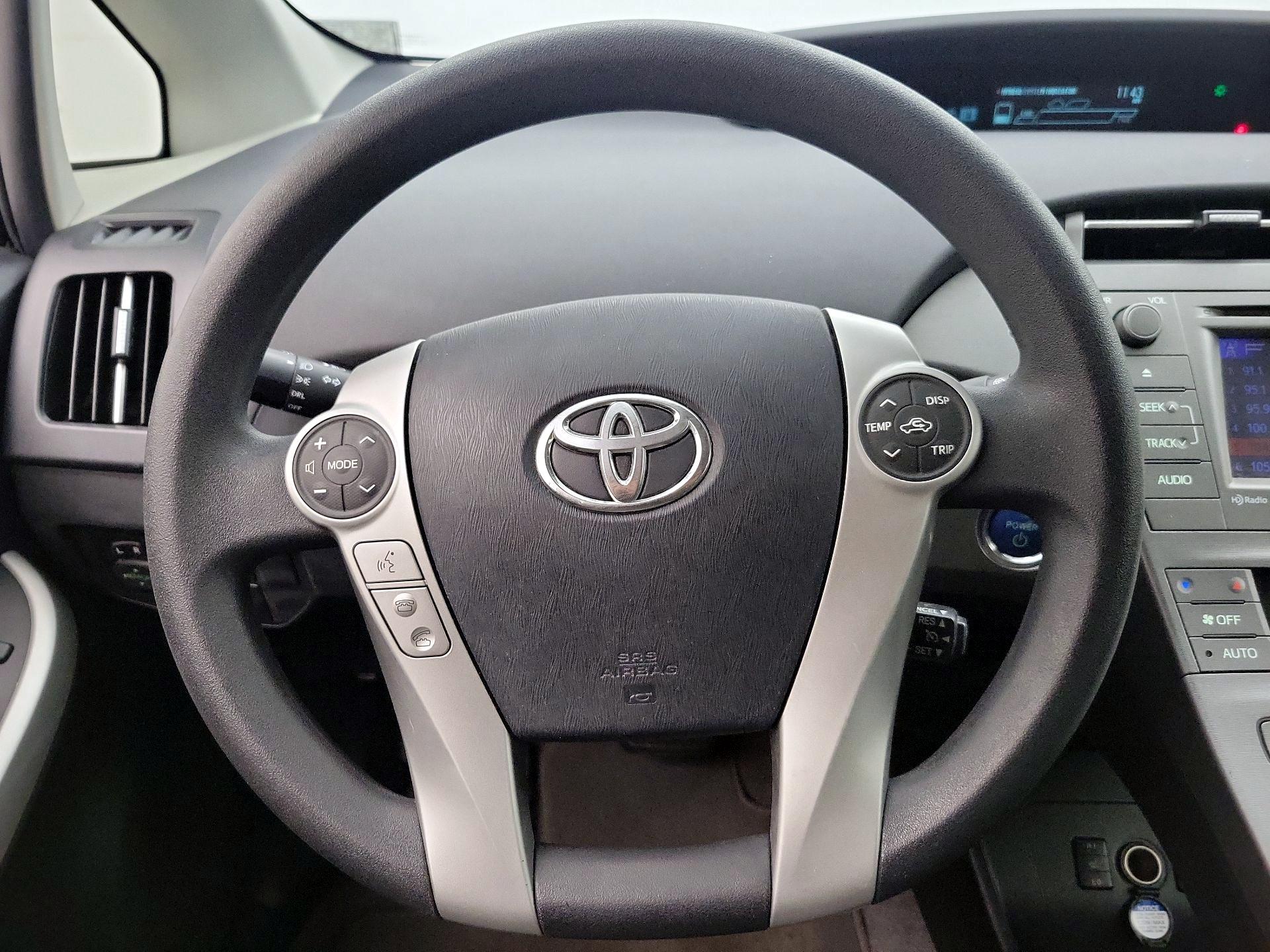 Thumbnail: 2014 Toyota Prius - 10