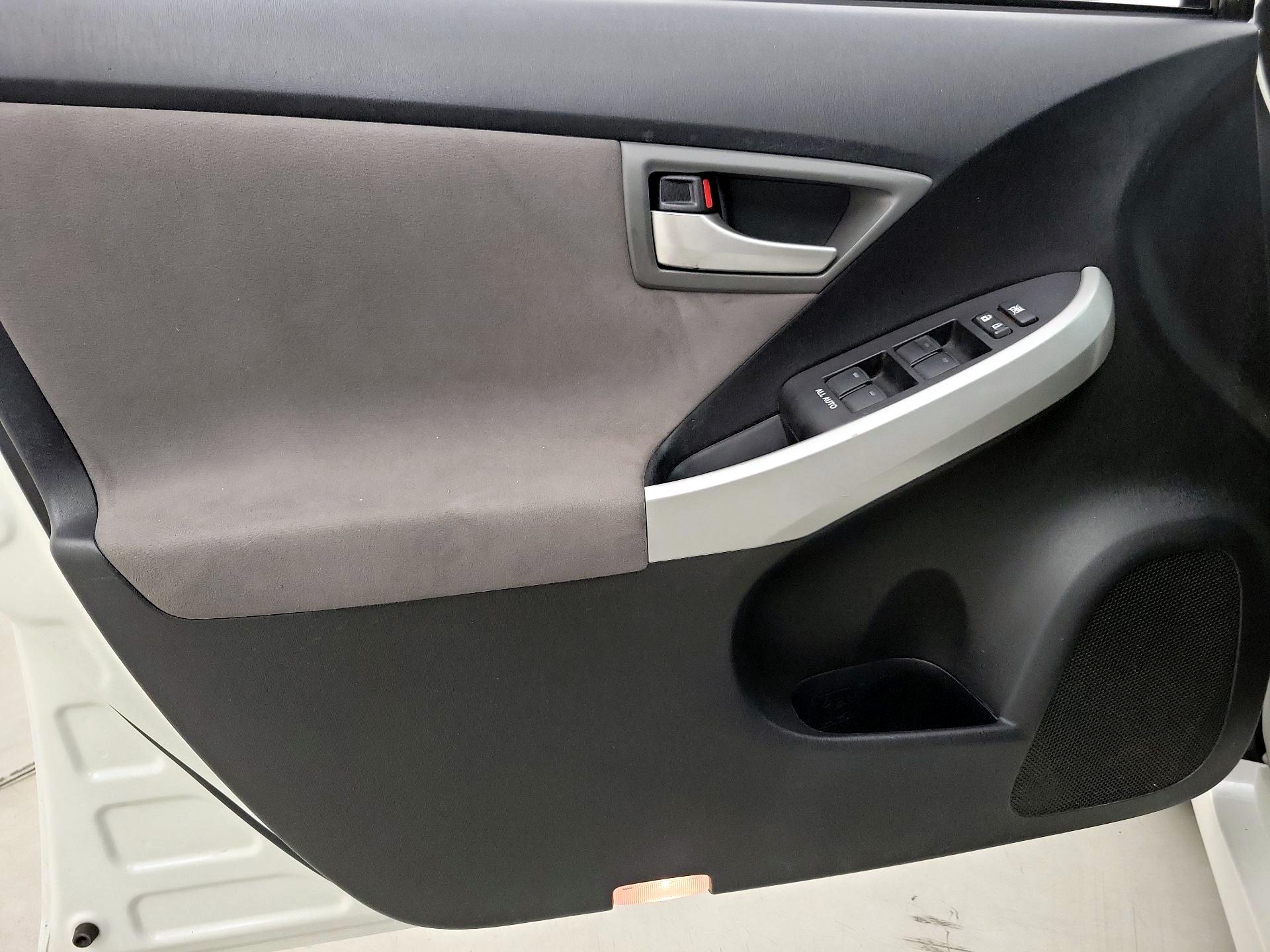 Thumbnail: 2014 Toyota Prius - 12