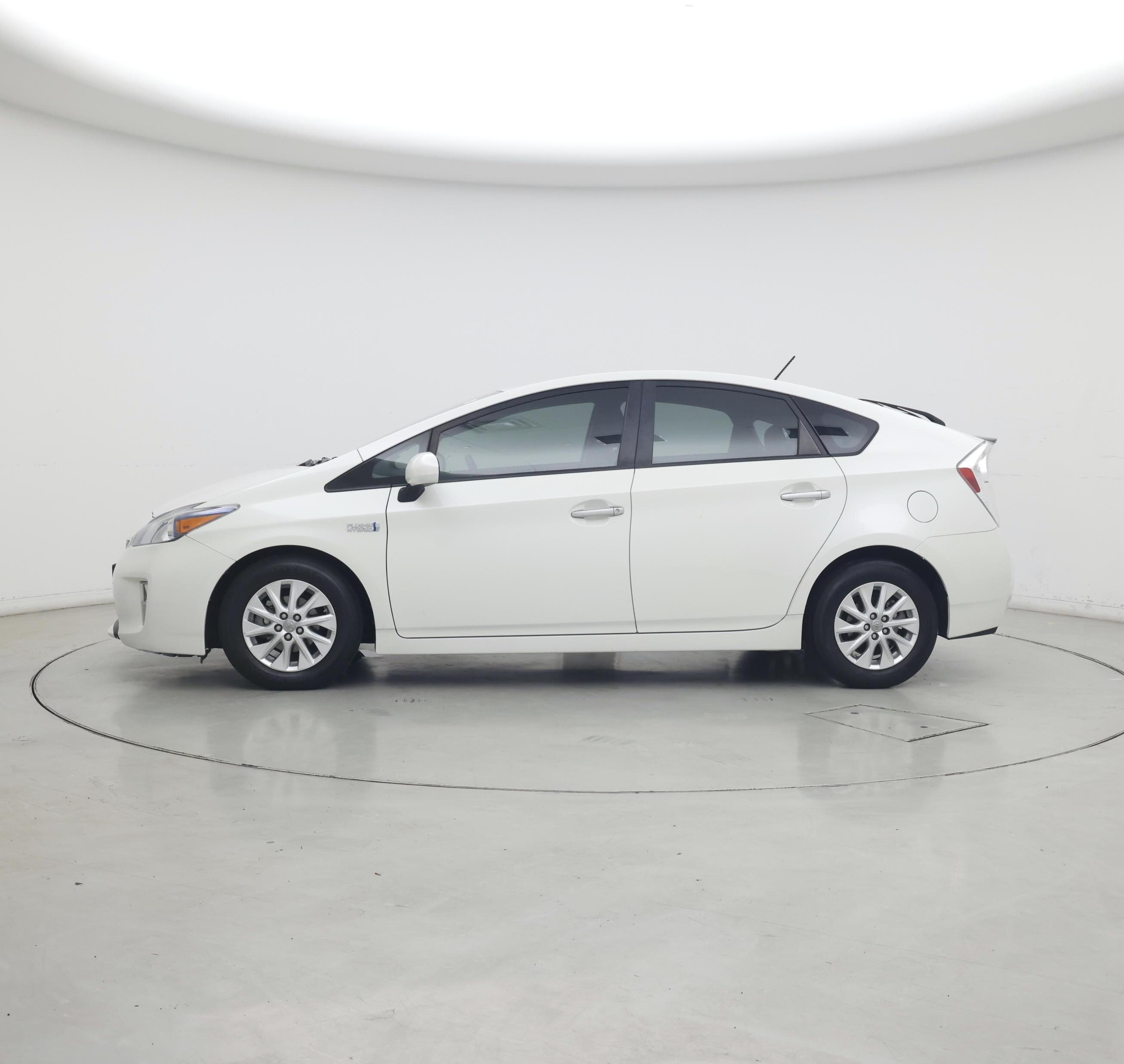 Thumbnail: 2014 Toyota Prius - 3