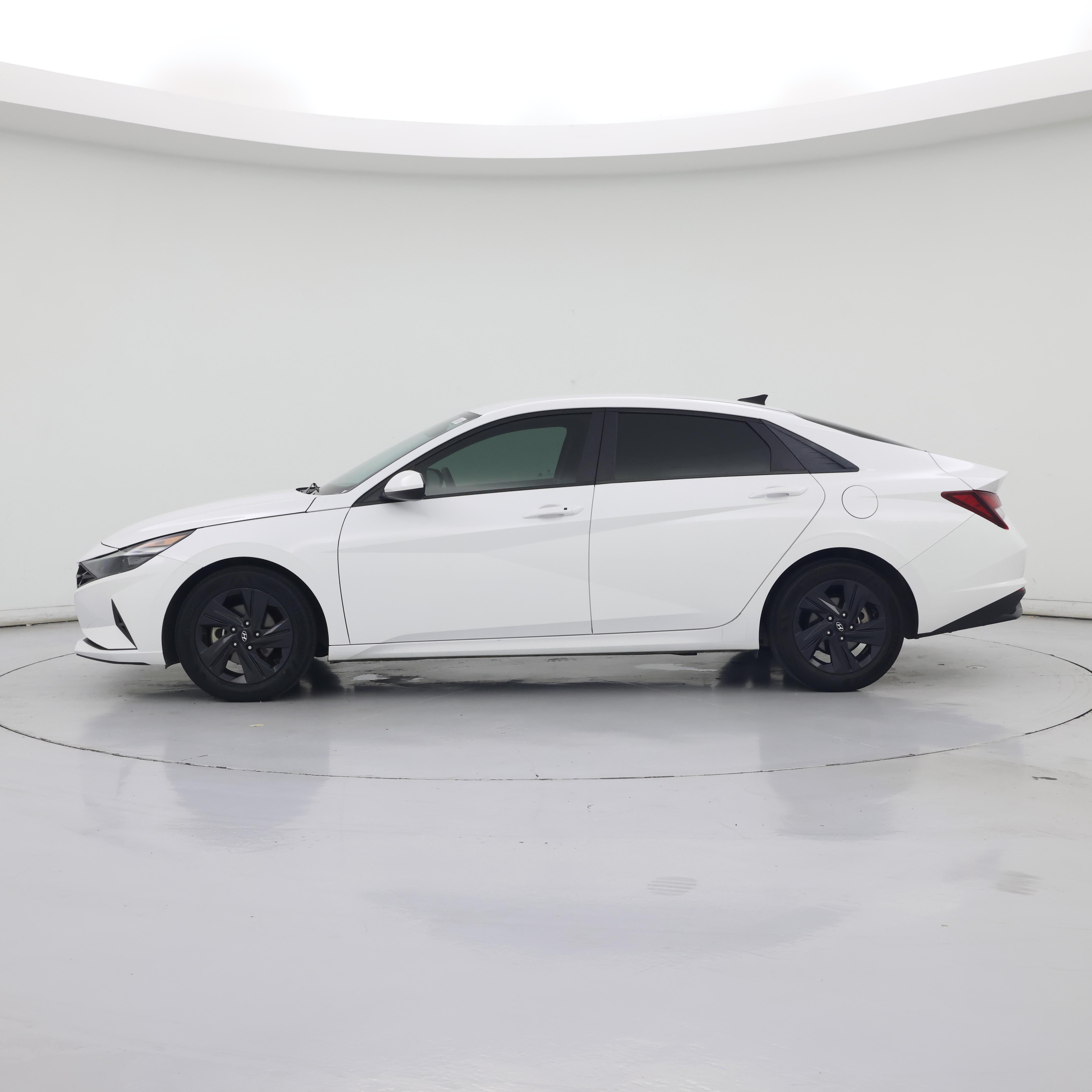 Thumbnail: 2023 Hyundai Elantra - 3
