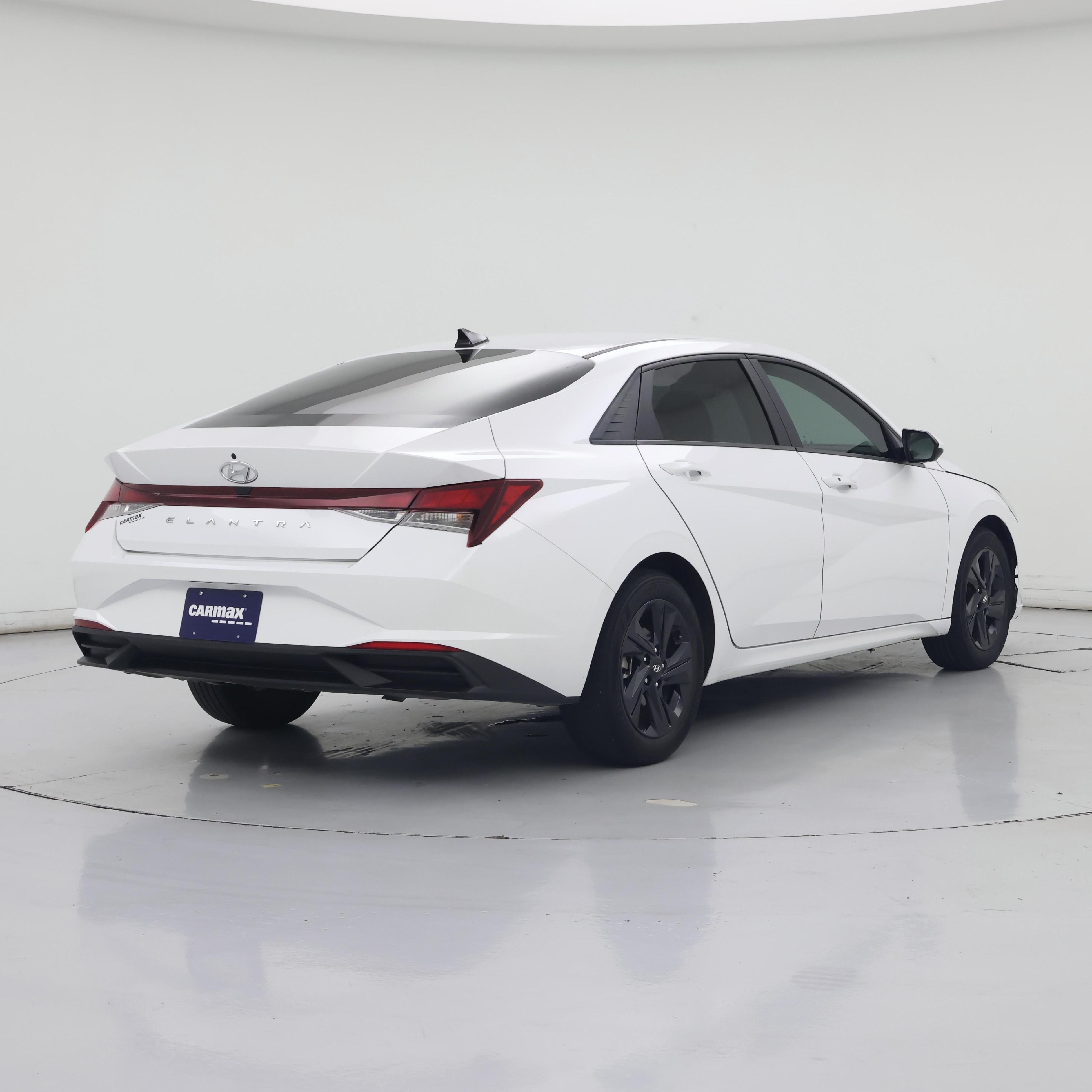 Thumbnail: 2023 Hyundai Elantra - 8