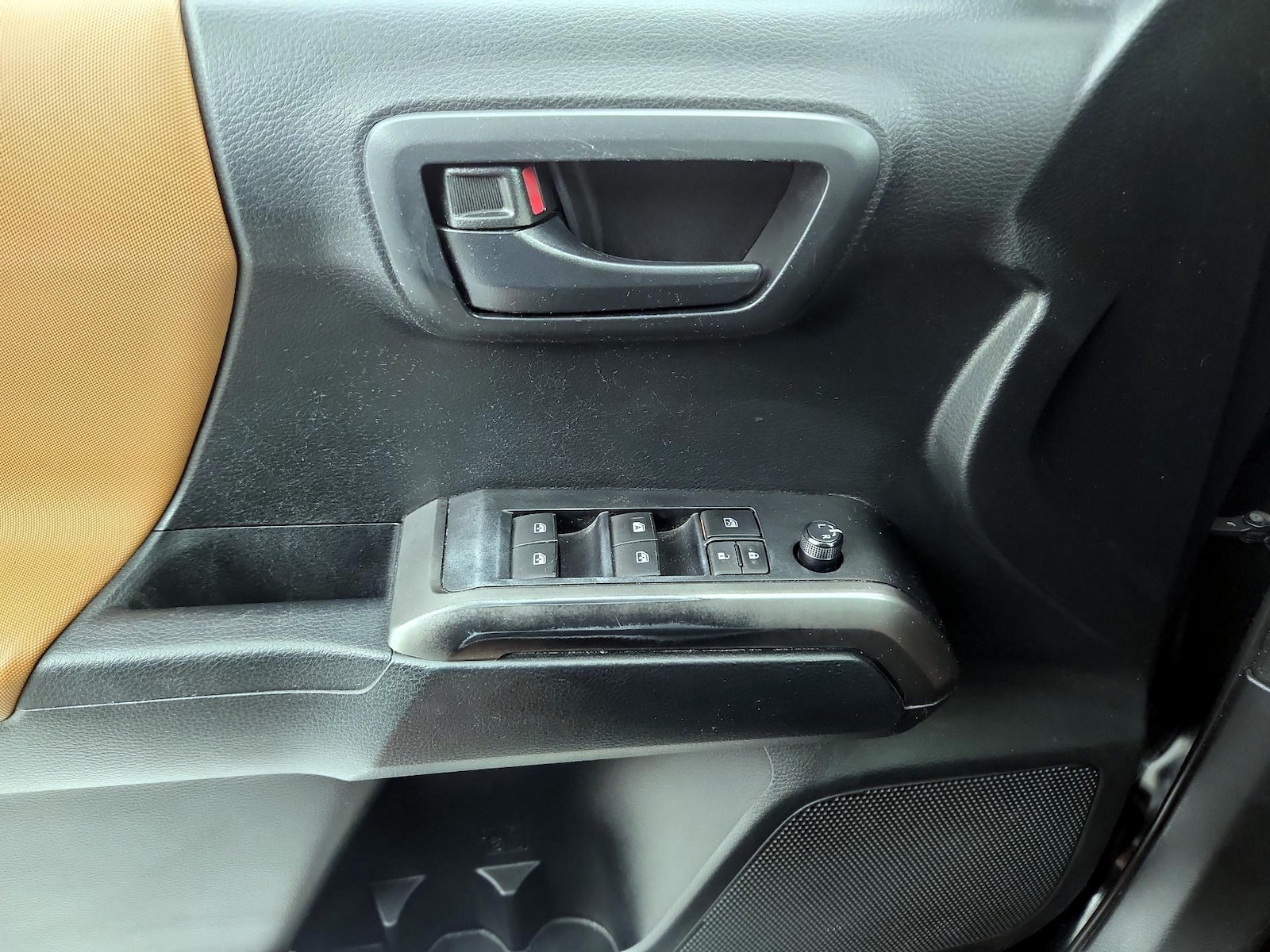 2019 Toyota Tacoma SR5 - Photo 13