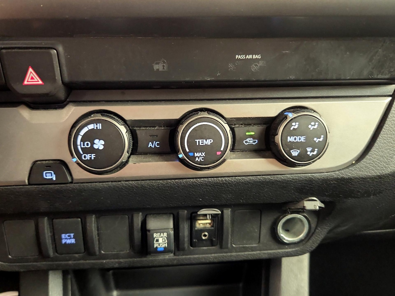 2019 Toyota Tacoma SR5 - Photo 17