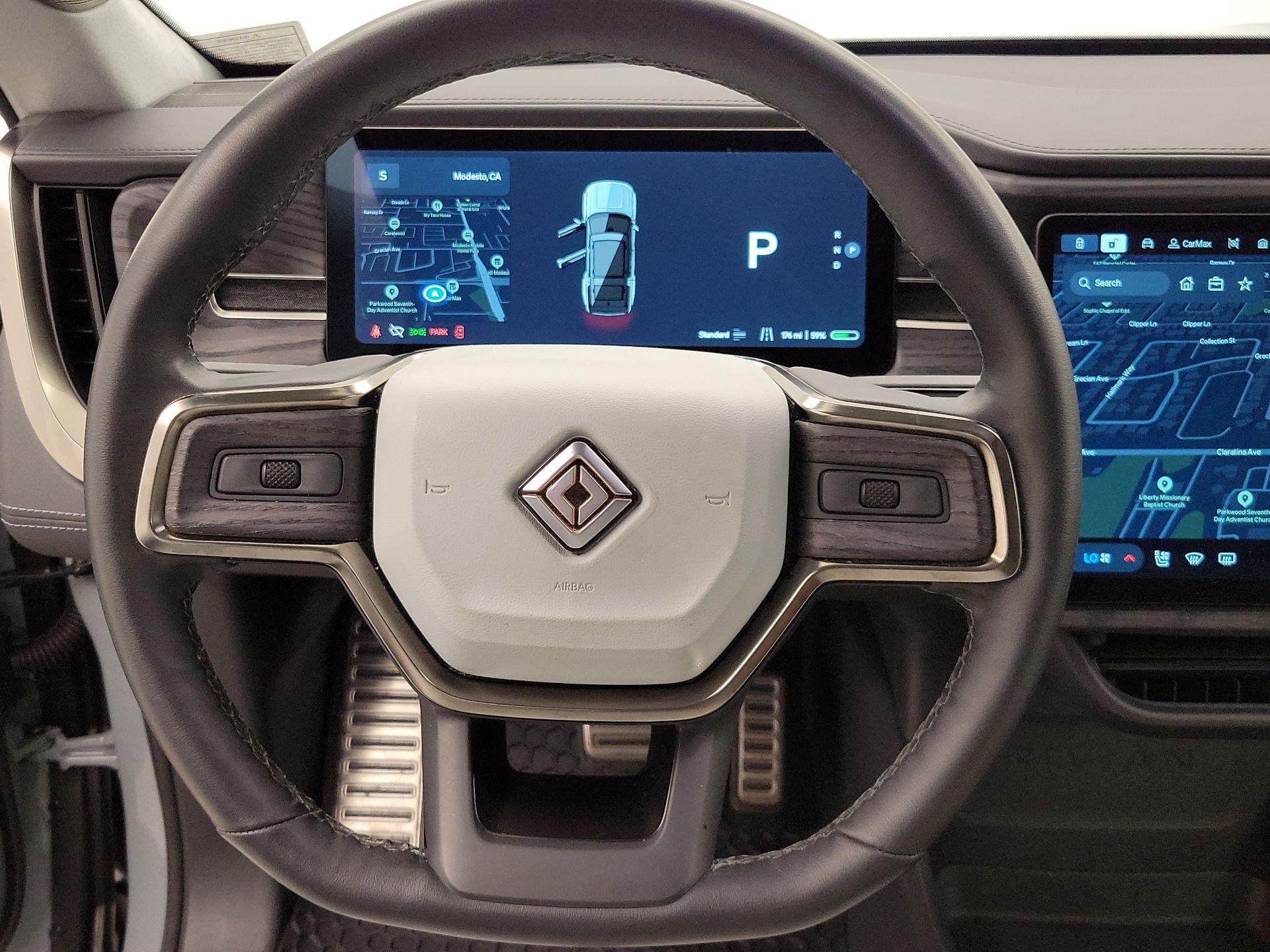 Thumbnail: 2023 Rivian R1S - 10