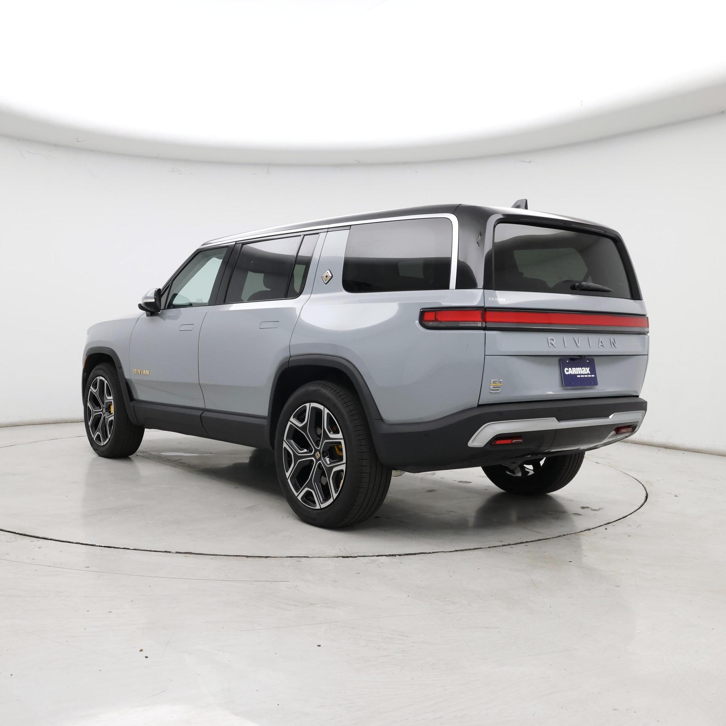 Thumbnail: 2023 Rivian R1S - 2